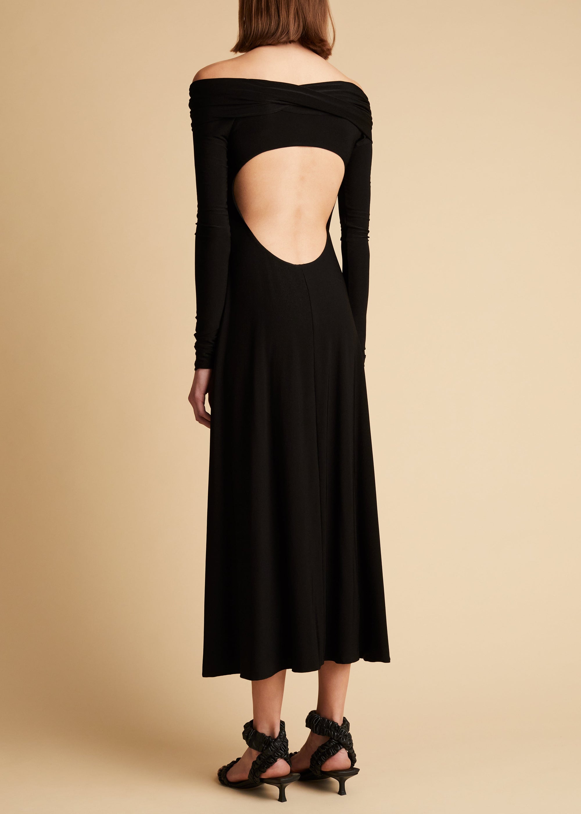 Robe Cerna - Black