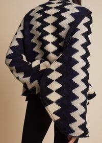 Pull Molly en cachemire - Navy Zig Zag Intarsia