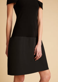 Robe Moni - Black