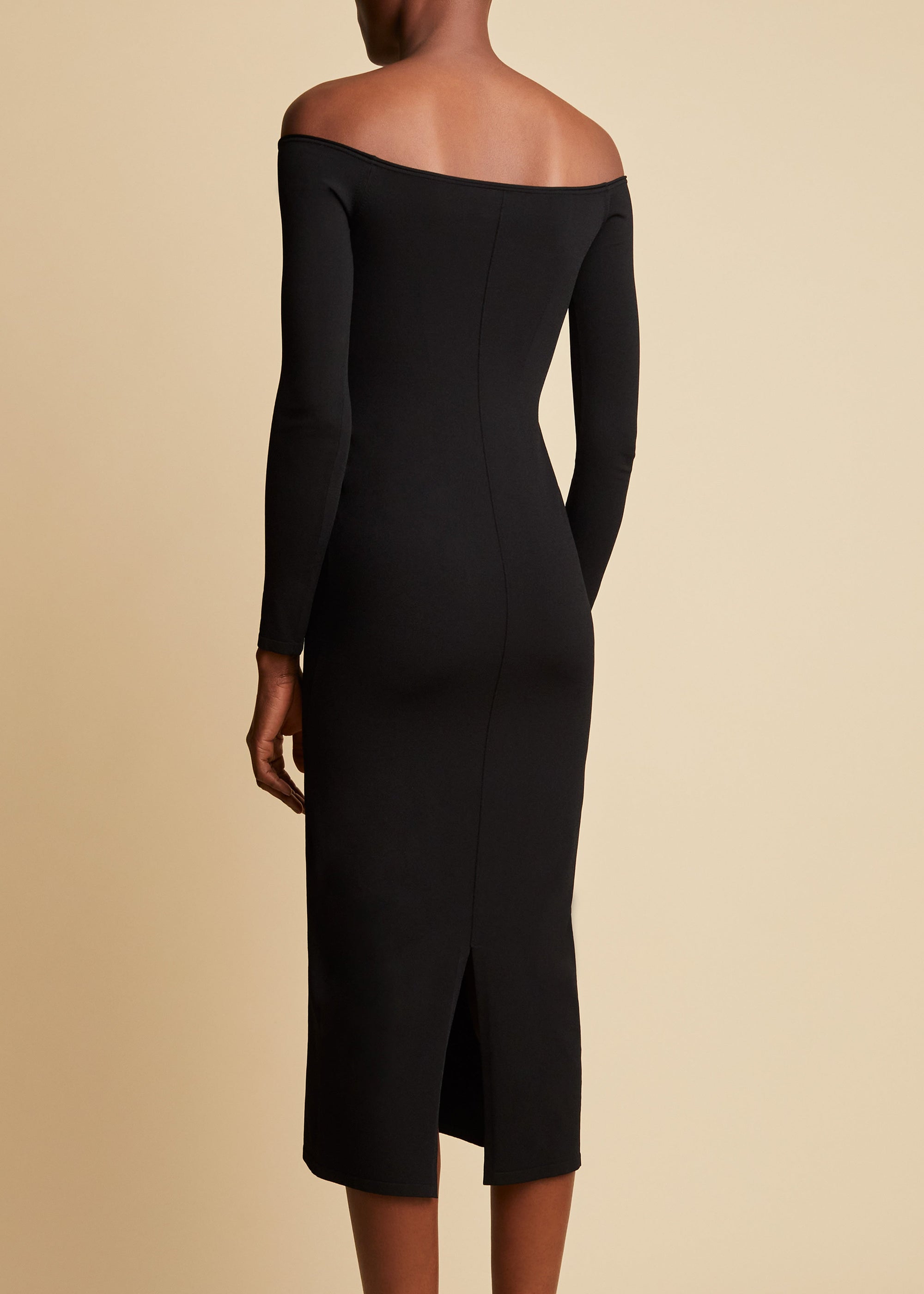 Robe Valeska - Black