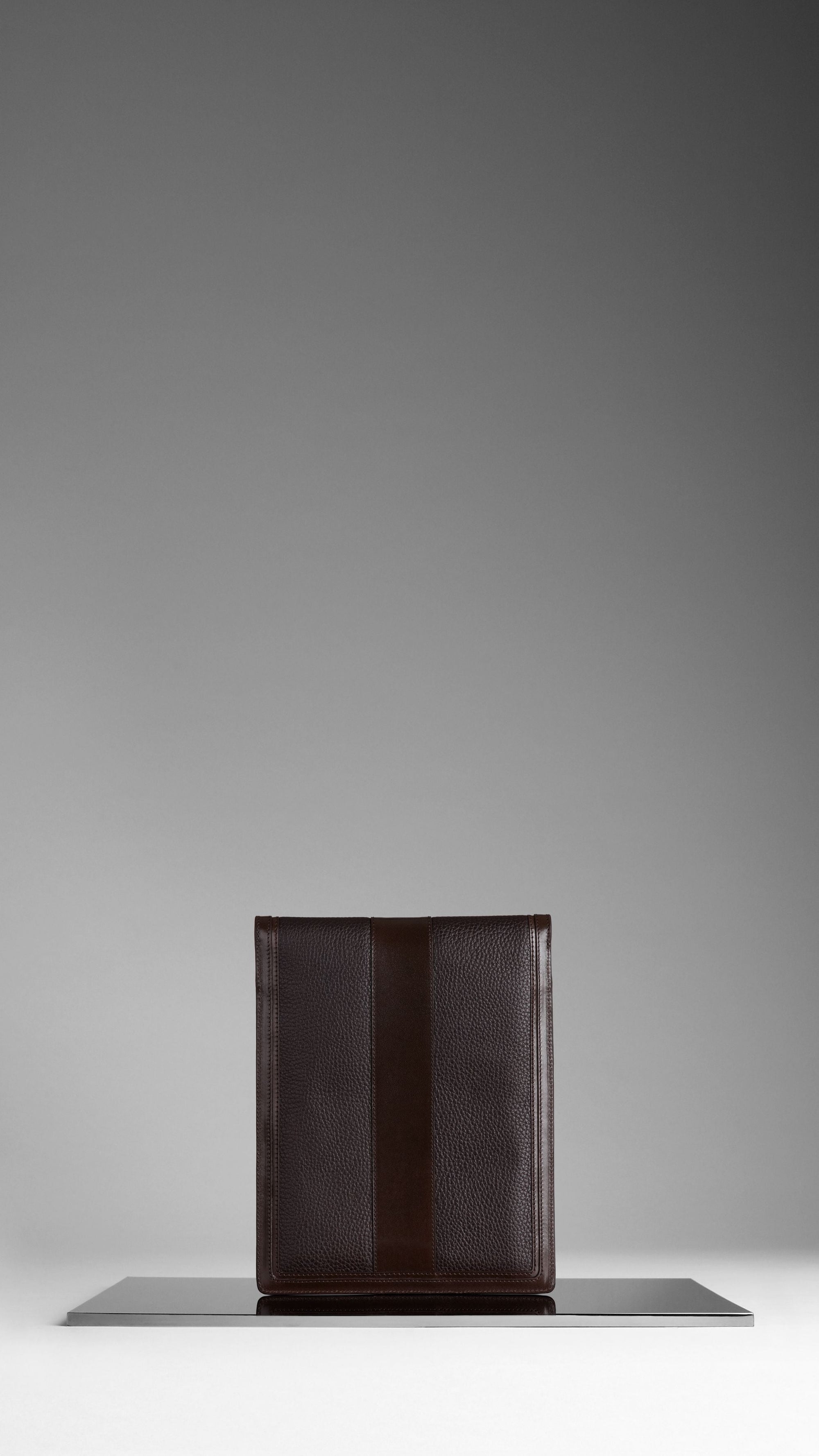 Étui pour iPad en cuir texturé - Dark Chocolate