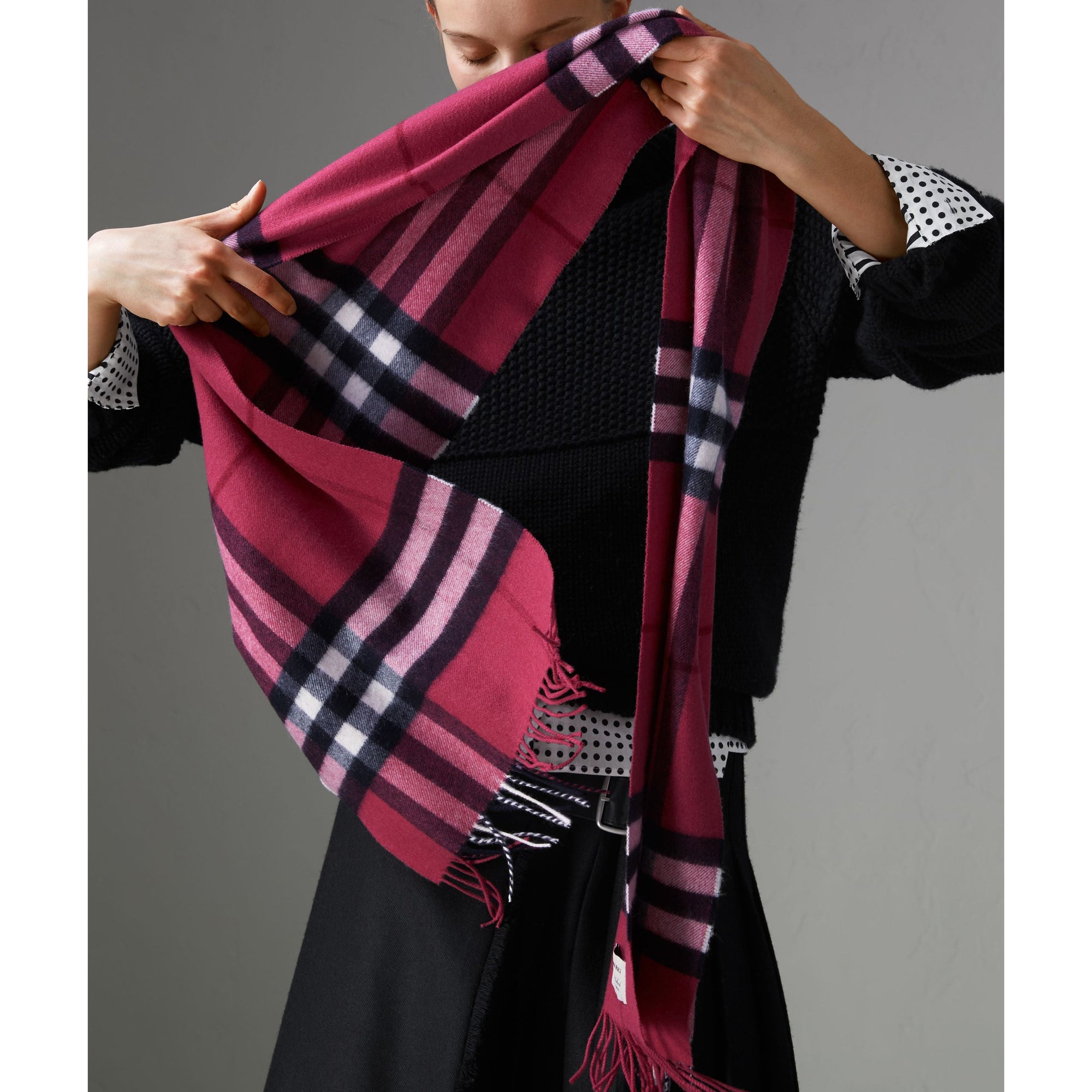 Écharpe en cachemire à motif check classique - Fuchsia Pink