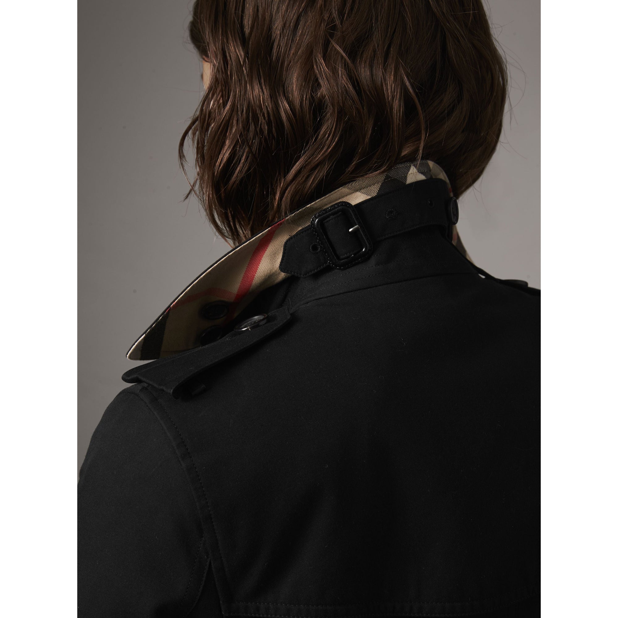The Kensington Trench court - Black