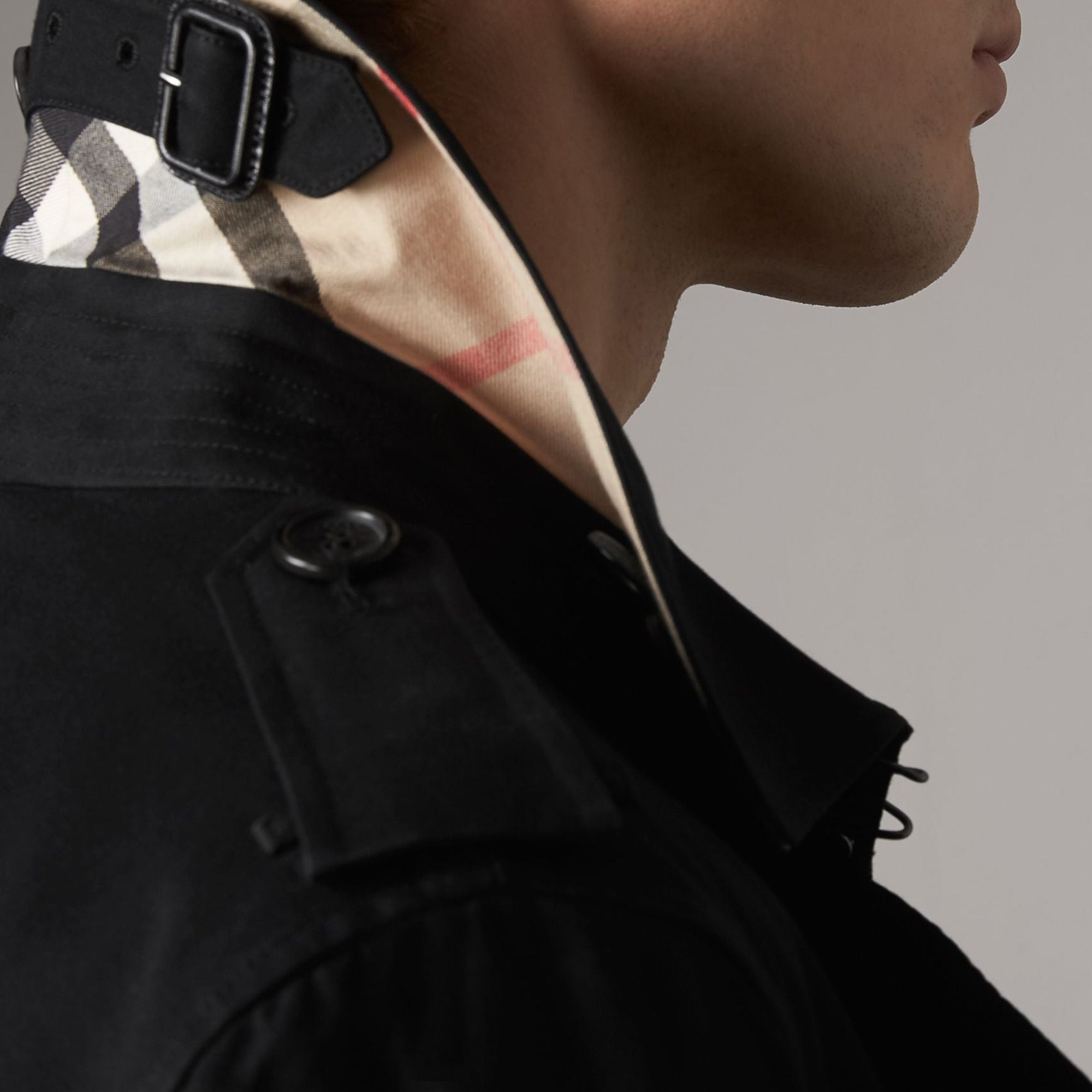 The Sandringham Trench long - Black