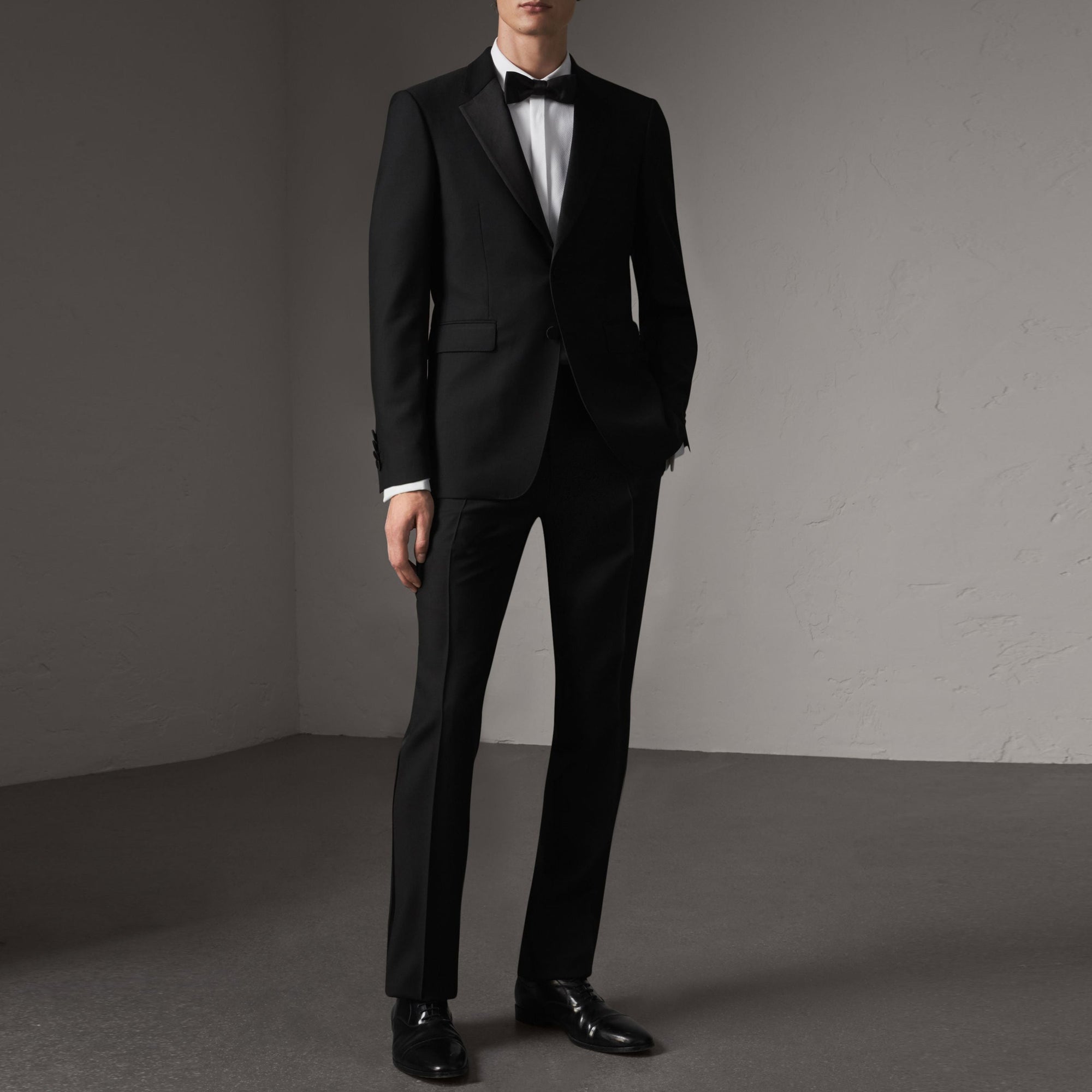 Smoking de coupe moderne semi-entoilé en laine et mohair - Black