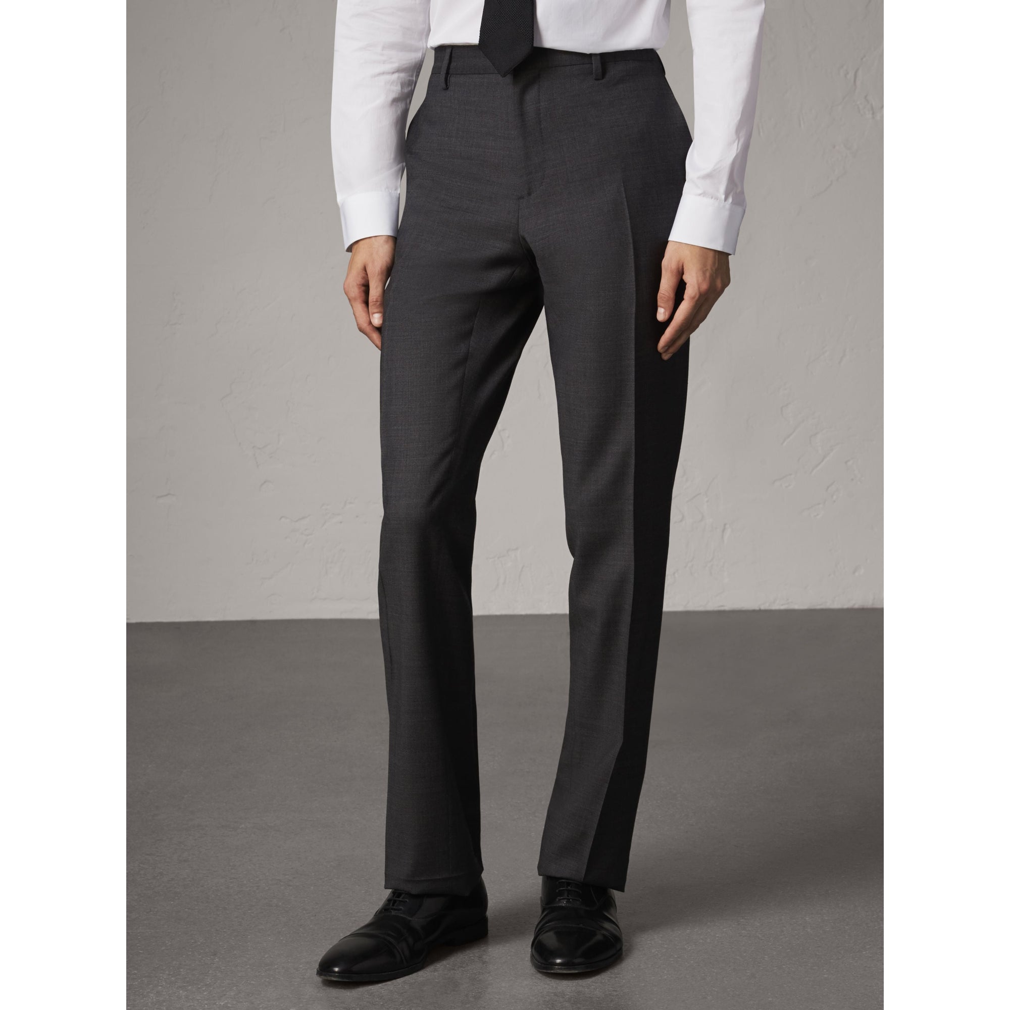 Costume de coupe moderne en laine vierge Travel Tailoring - Dark Grey Melange