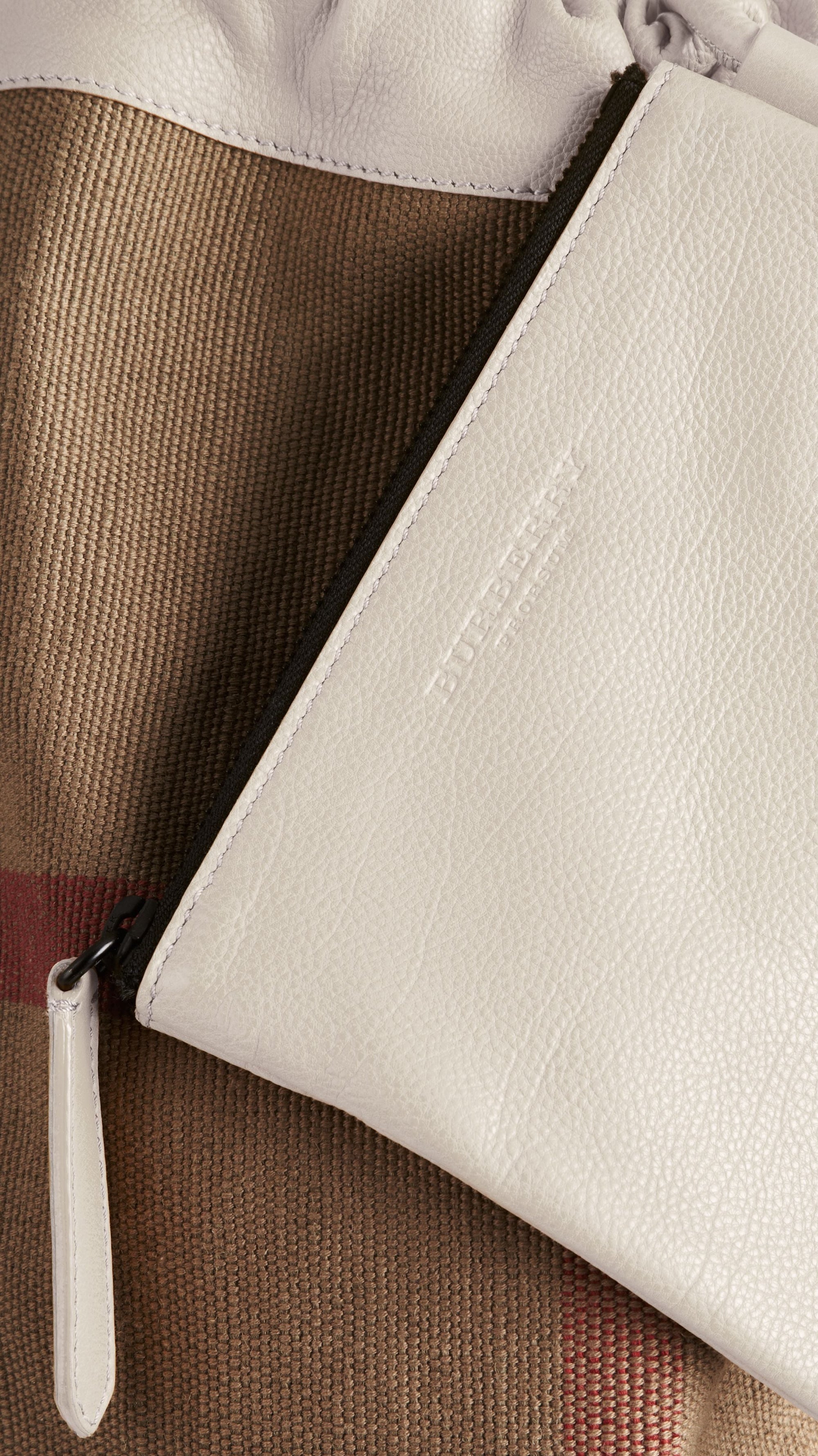 The Little Duffle en toile check - Ecru