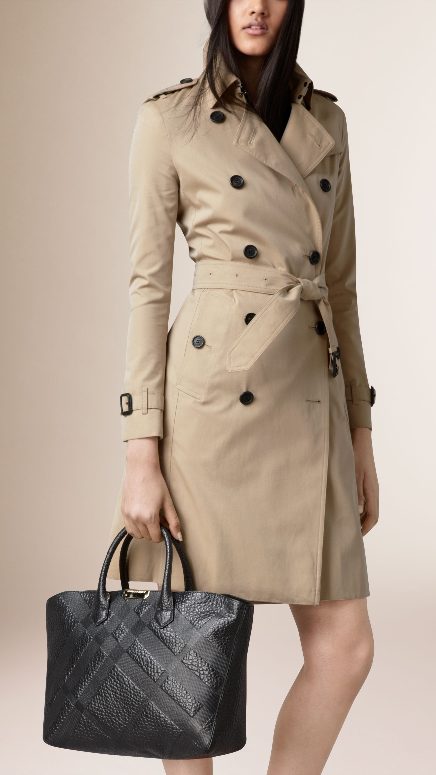 Sac tote medium en cuir gravé de check en relief - Black