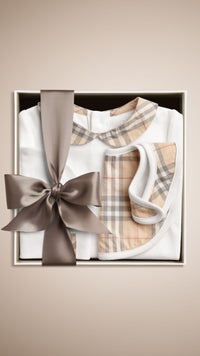 Set cadeau trois pièces pour bébé en coton - White