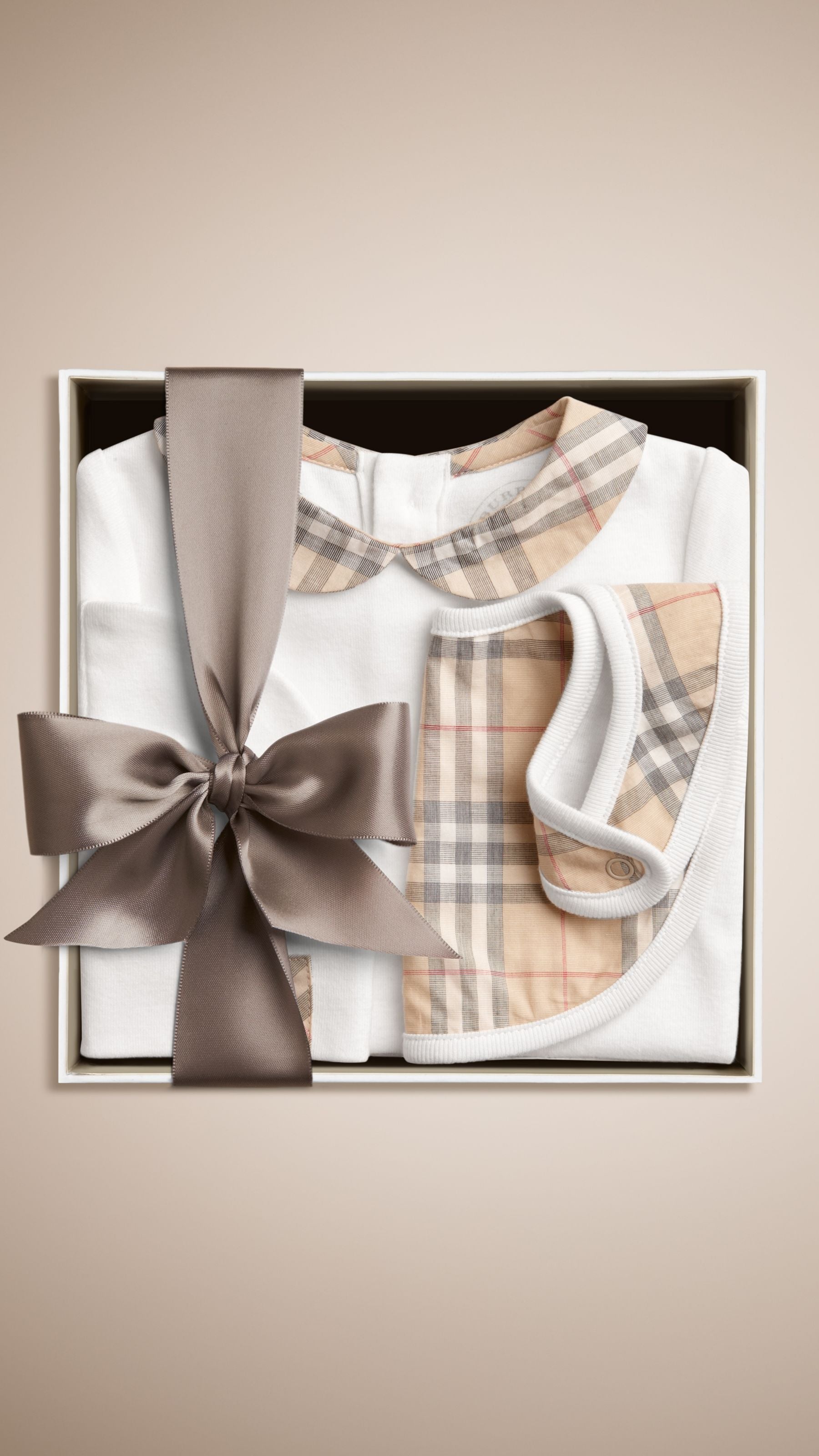 Set cadeau trois pièces pour bébé en coton - White