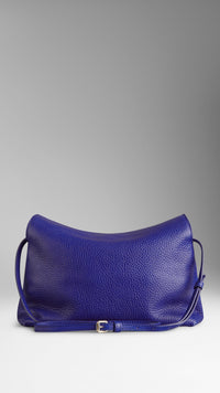 Petit clutch en cuir grainé - Brilliant Blue