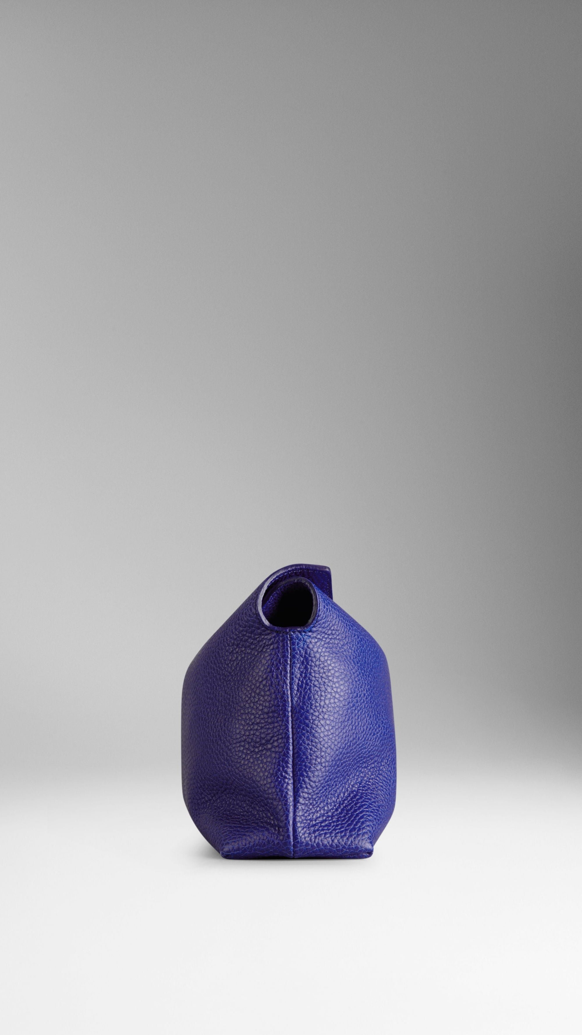 Petit clutch en cuir grainé - Brilliant Blue