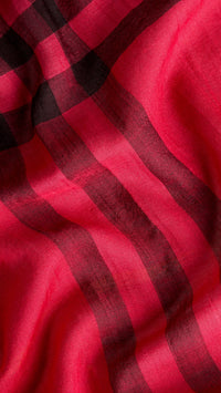Écharpe légère en laine et soie à motif check ombré - Coral Pink