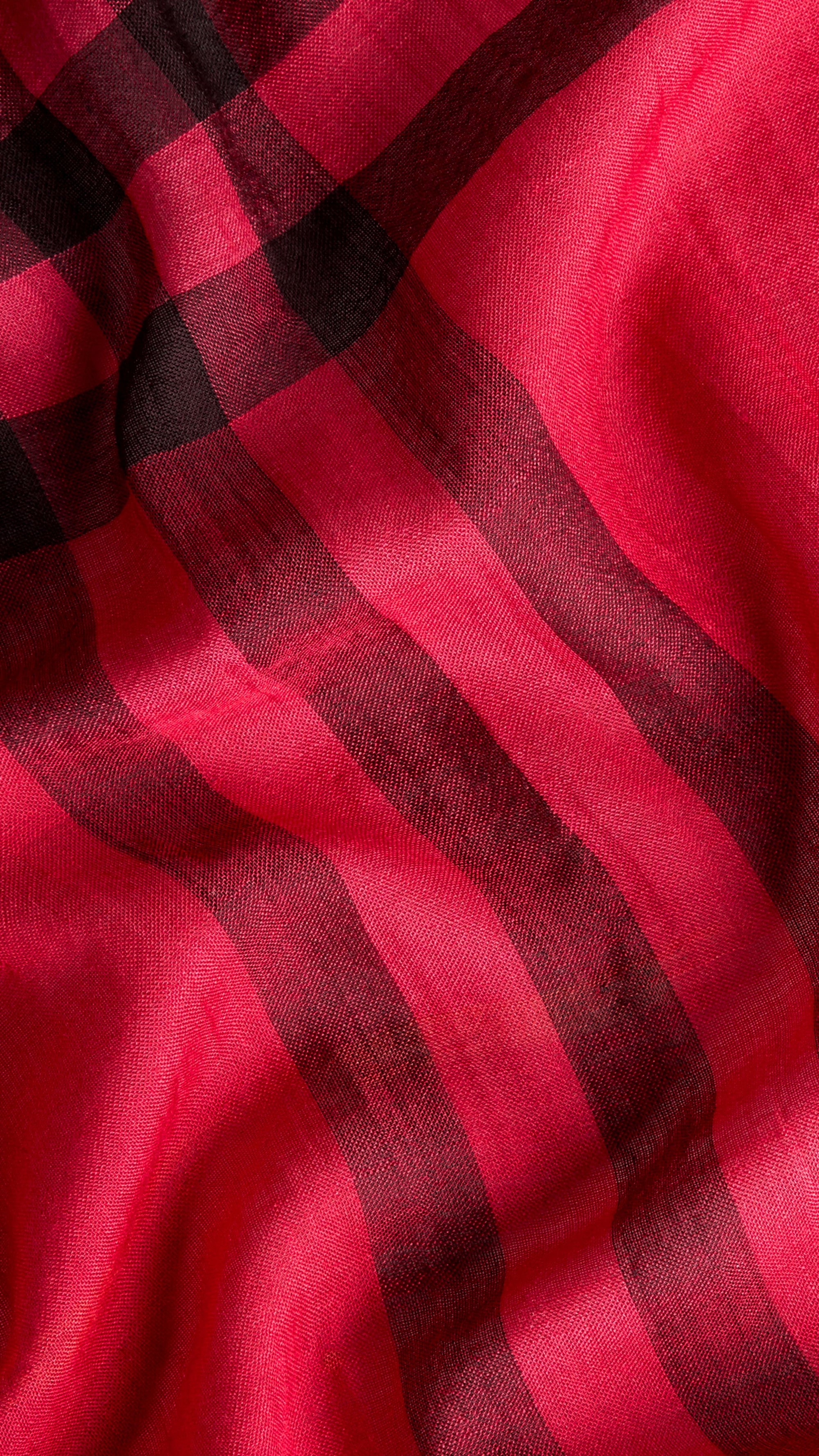 Écharpe légère en laine et soie à motif check ombré - Coral Pink