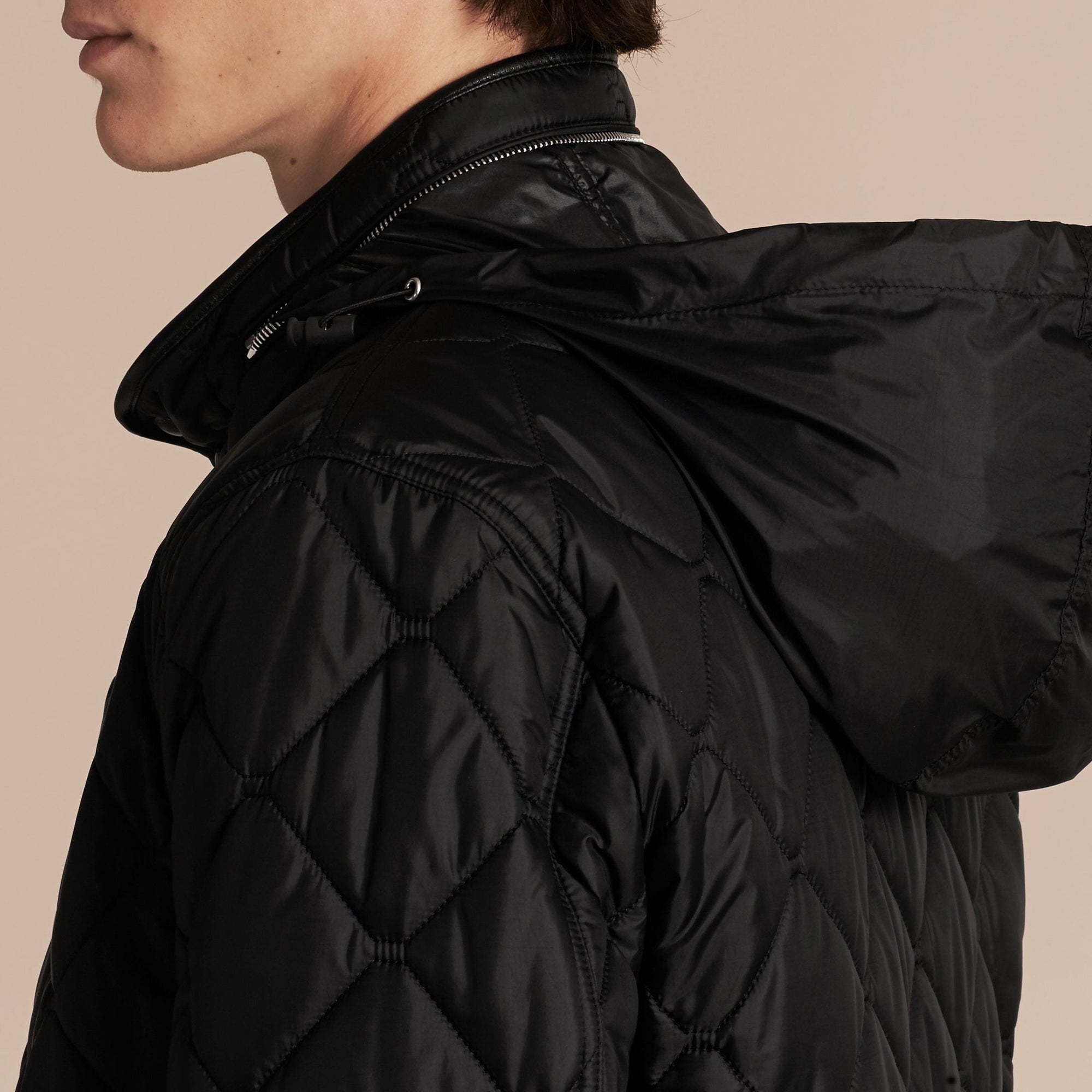 Veste matelassée à capuche repliable - Black