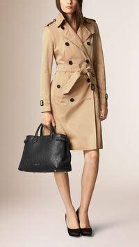 Sac The Banner medium en cuir d'autruche - Black