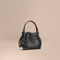Sac tote medium en cuir orné de touches check - Black