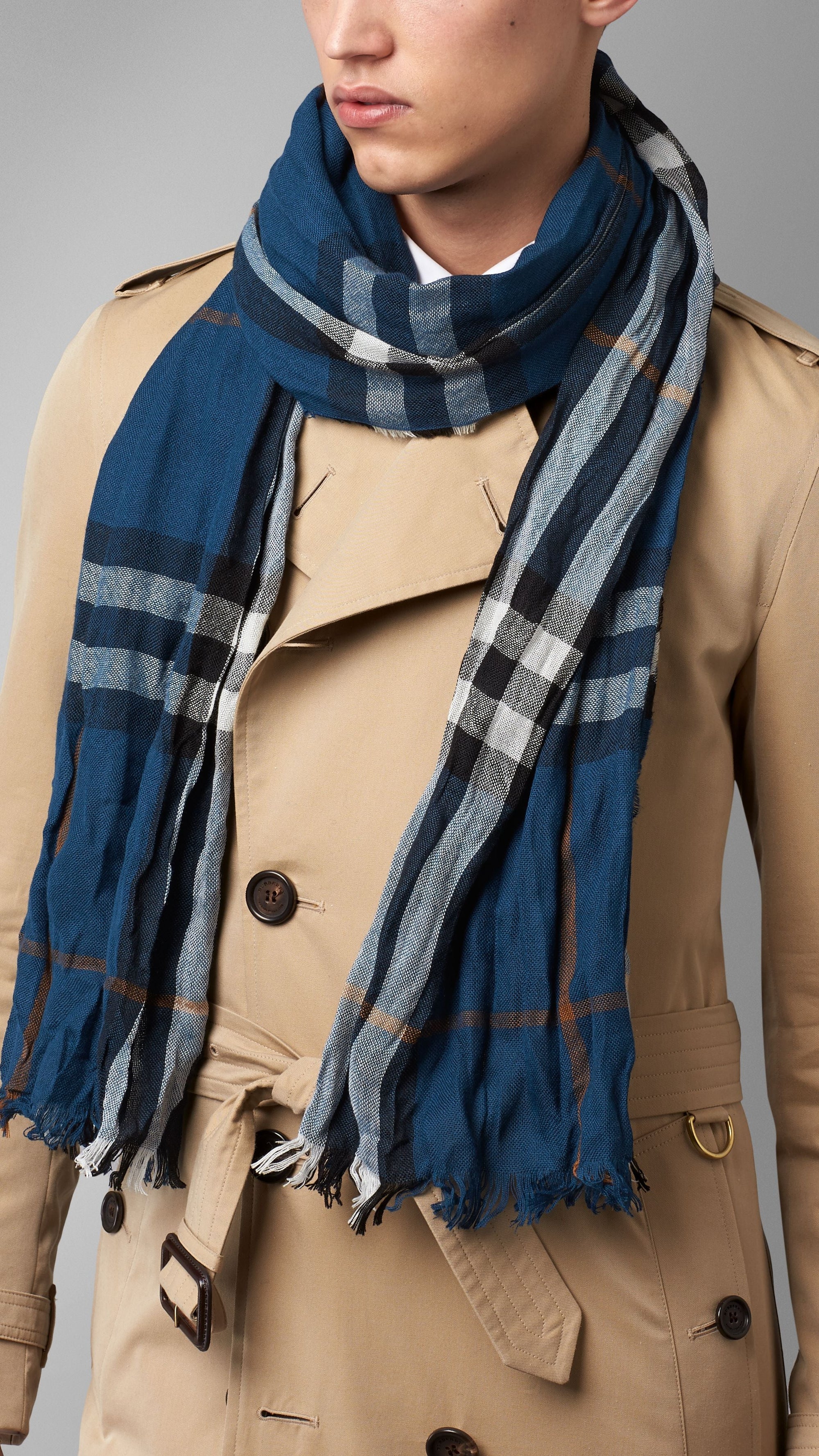 Écharpe à effet froissé en laine mérinos & cachemire - Teal Blue Check
