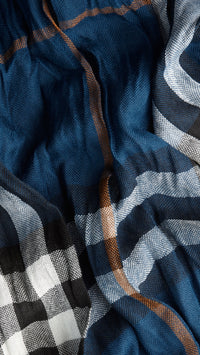 Écharpe à effet froissé en laine mérinos & cachemire - Teal Blue Check