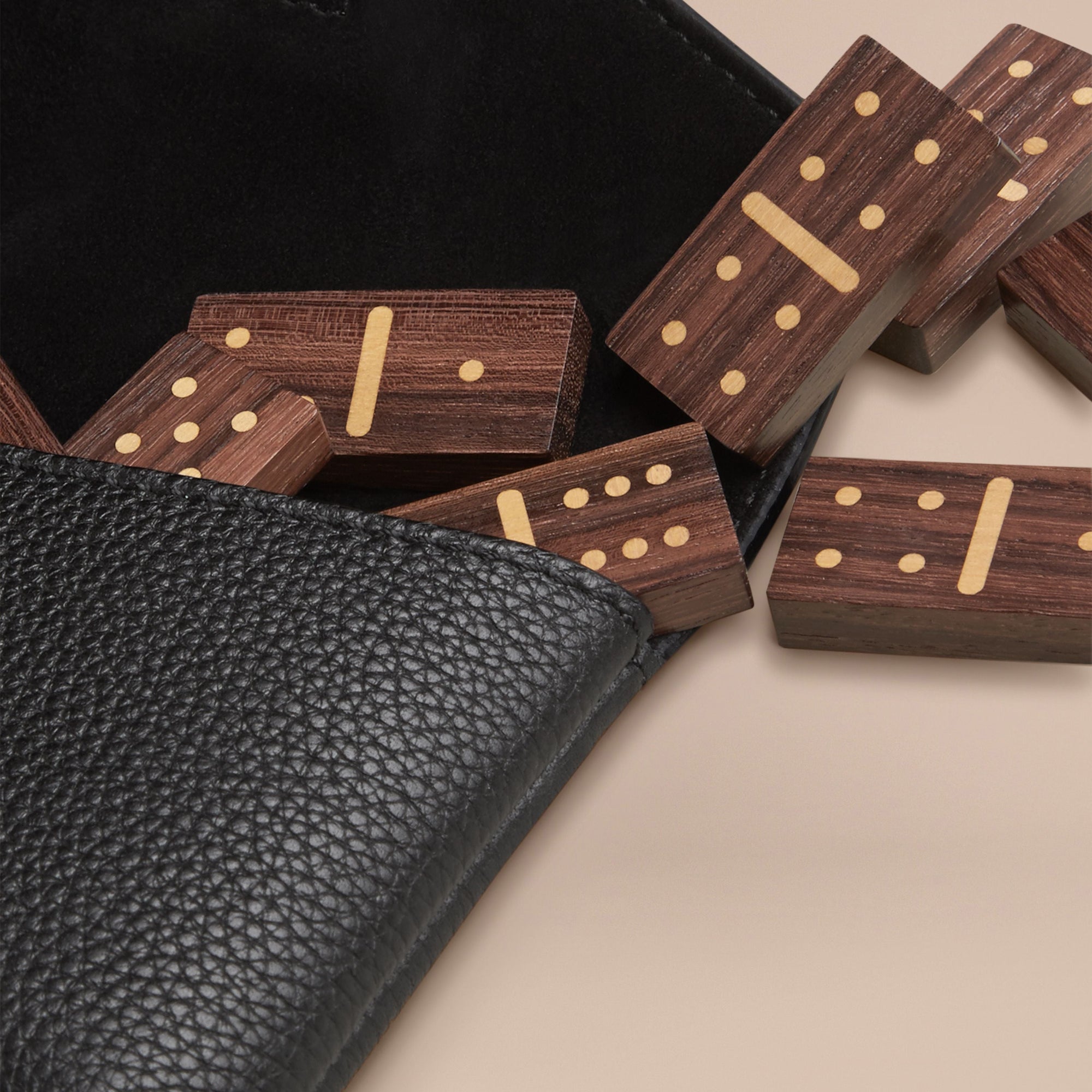Jeu de dominos en bois avec étui en cuir grainé - Black