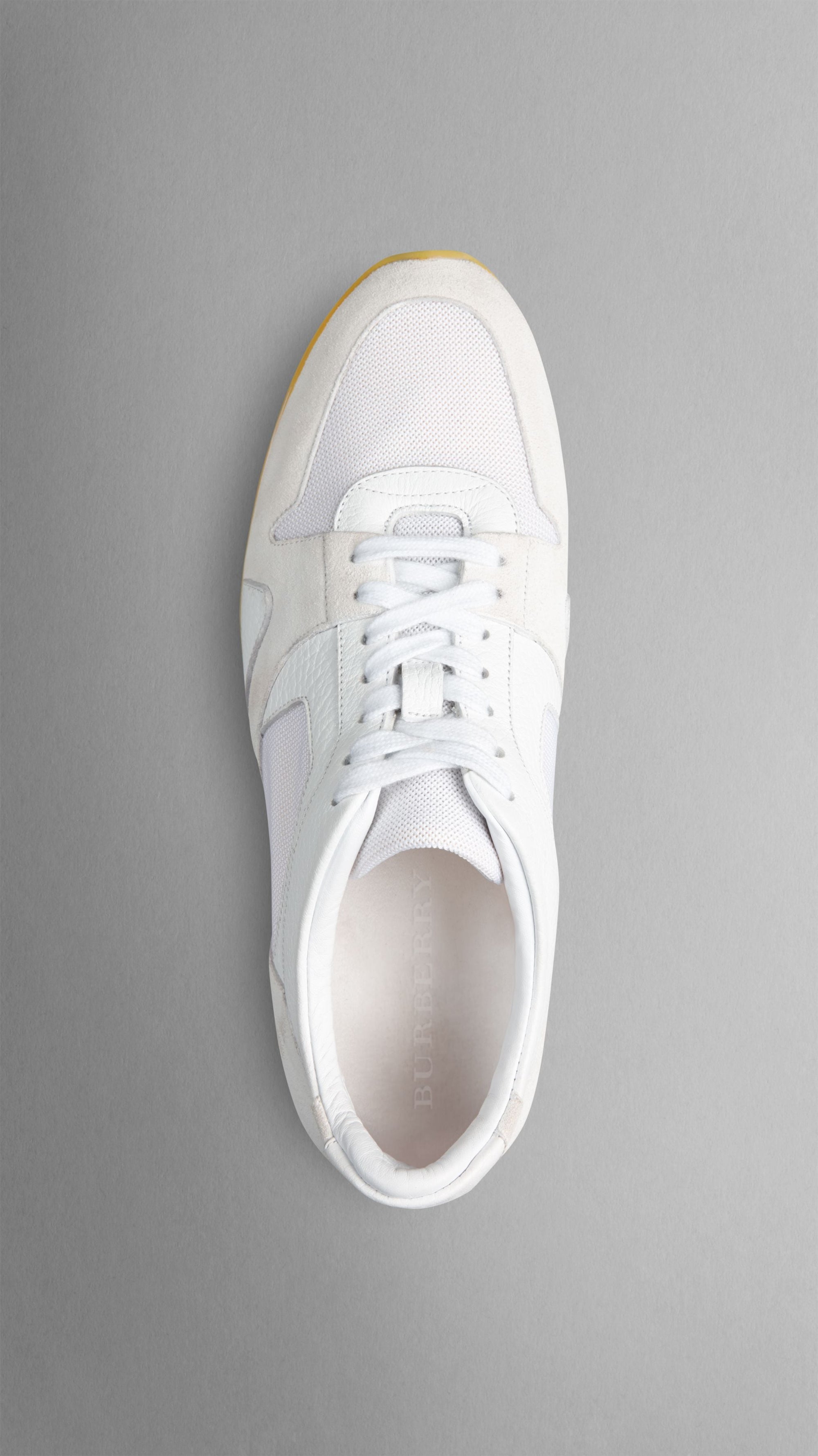 Tennis Field Sneaker en cuir velours et cuir - White & Daffodi Yellow