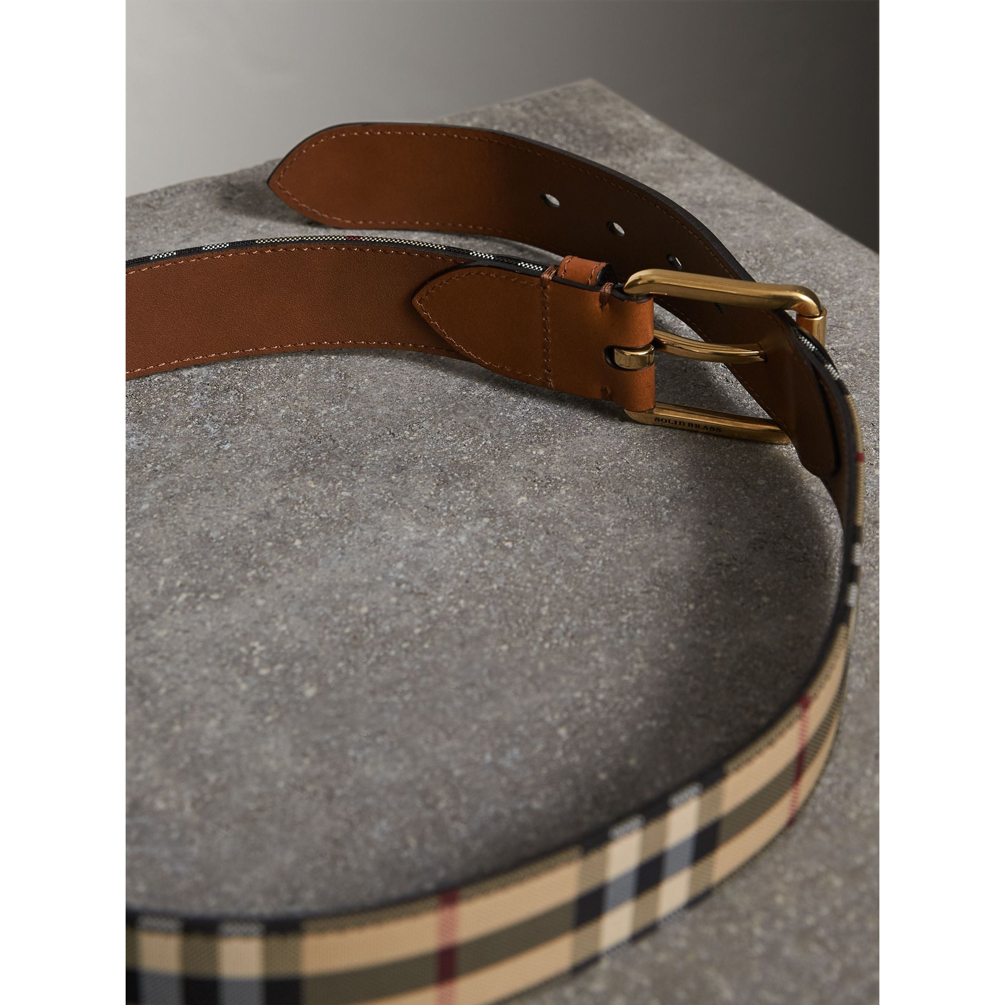 Ceinture à motif Horseferry check avec éléments en cuir - Tan