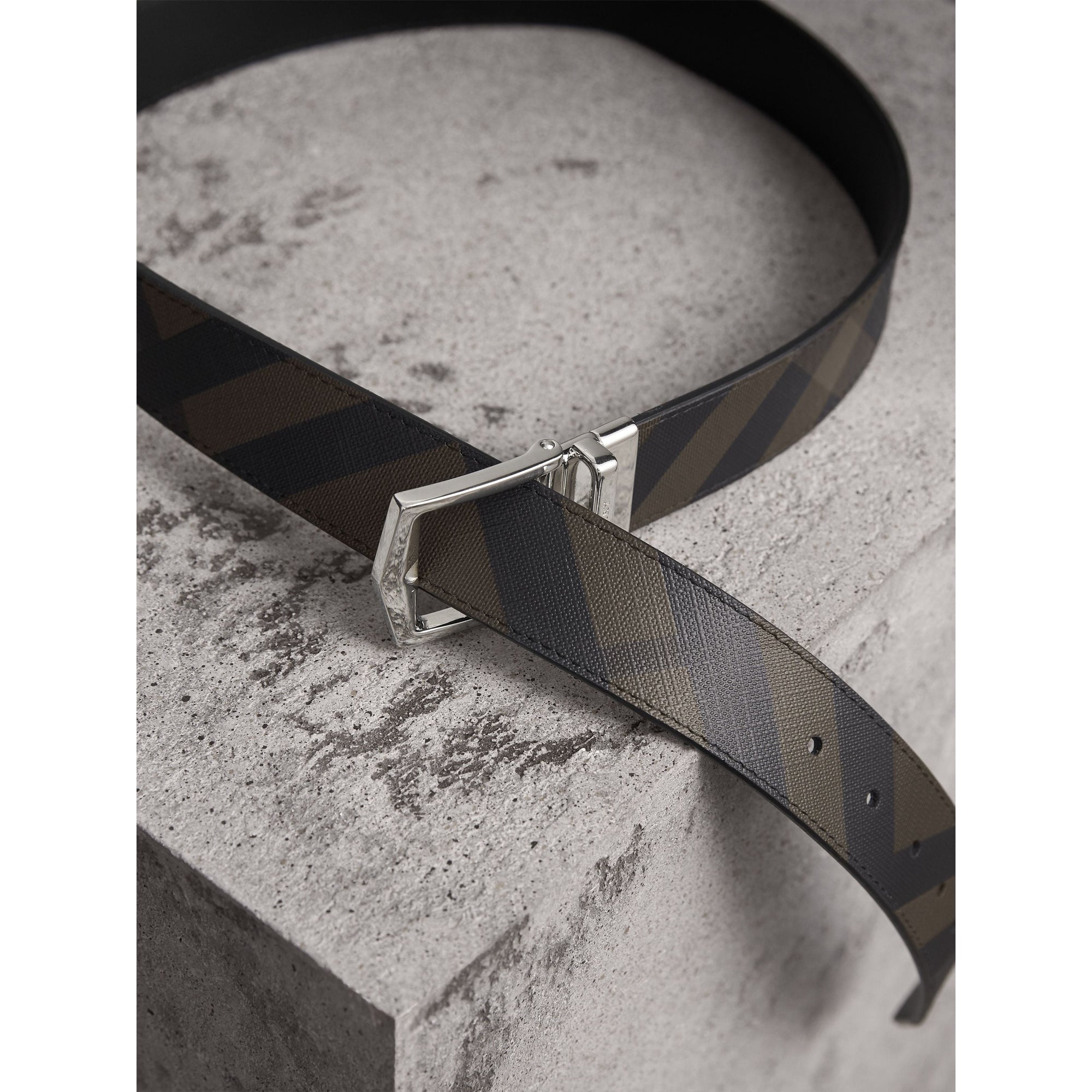 Ceinture réversible en tissu London check et cuir - Black