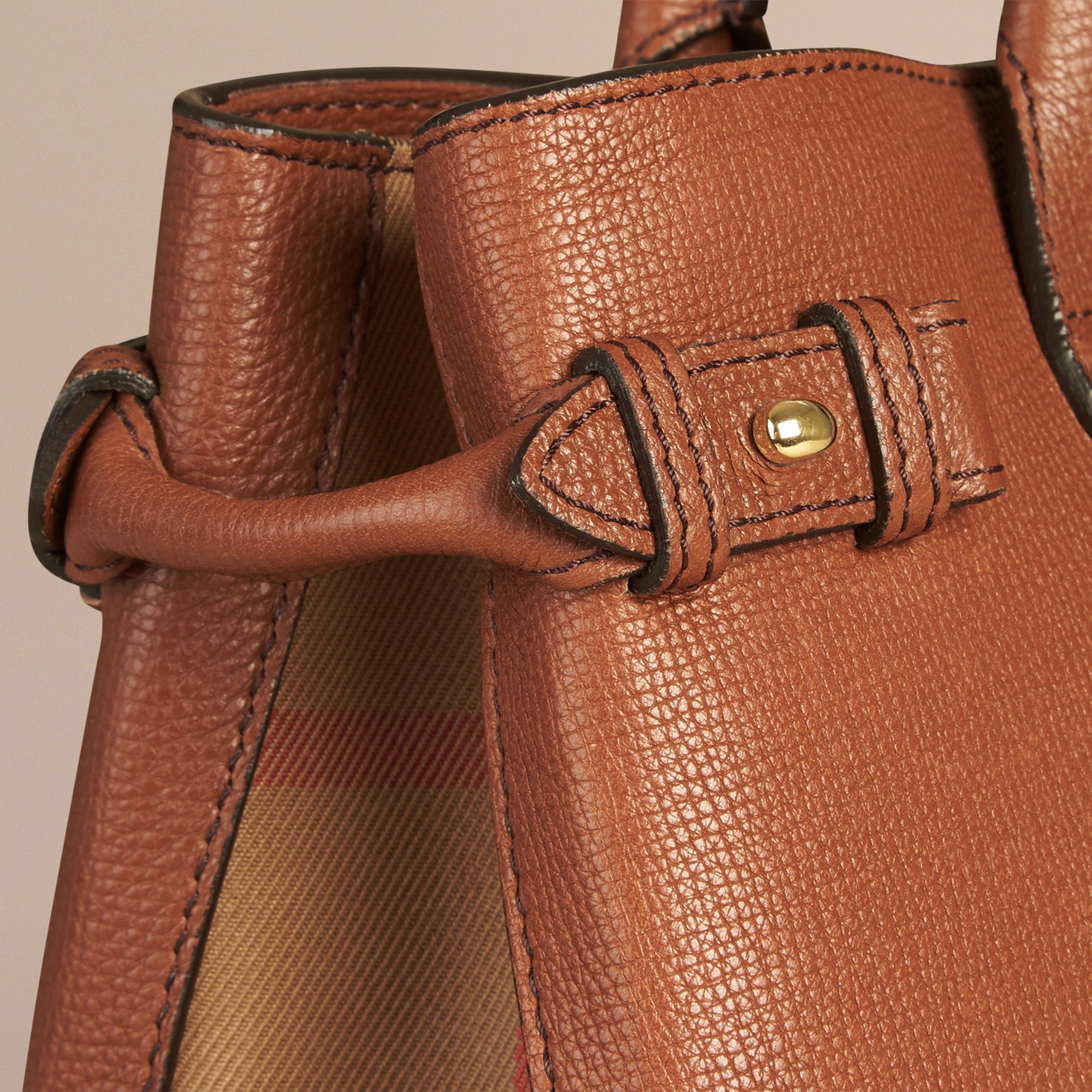 Sac The Banner medium en cuir et coton House check - Tan