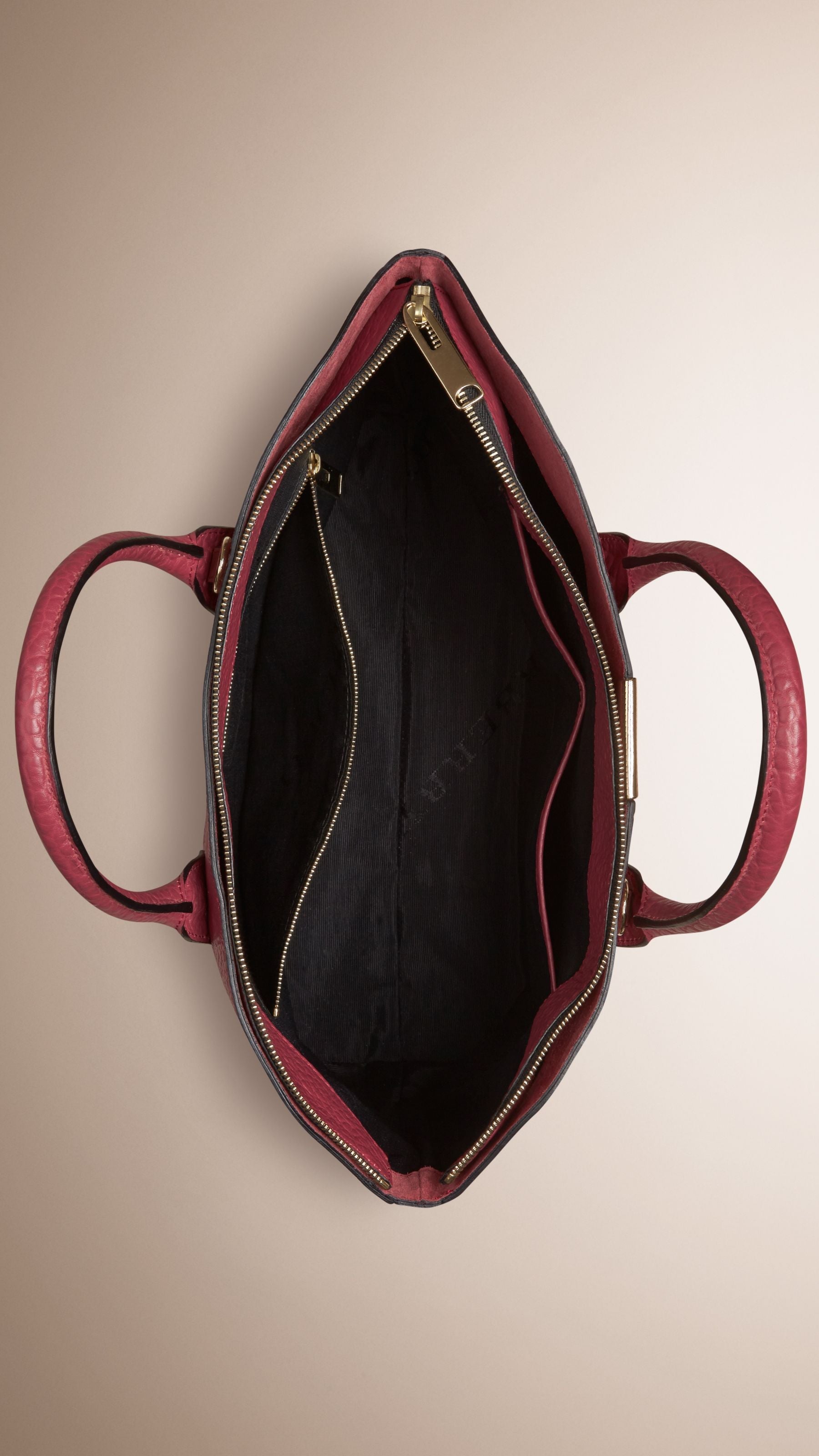 Sac tote medium en cuir à motif check en relief - Peony Rose