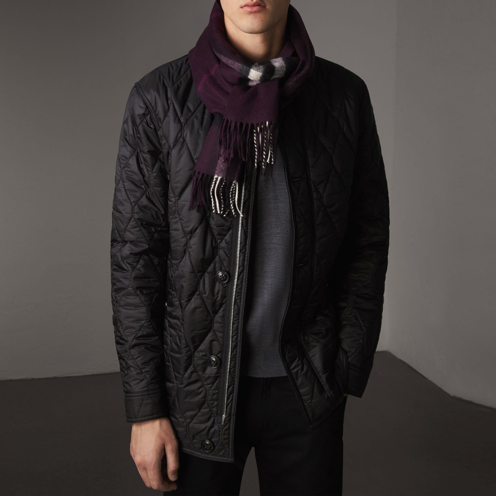 Écharpe en cachemire à motif check classique - Aubergine