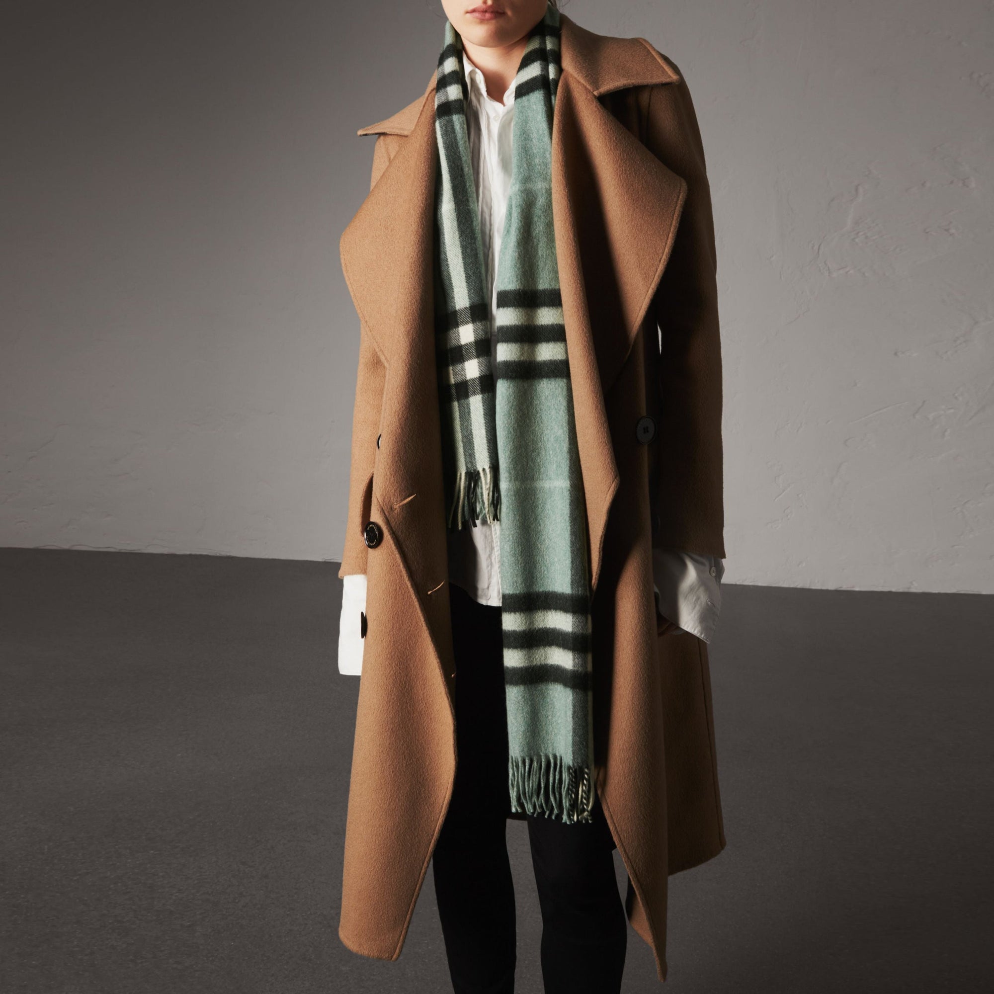 Écharpe classique en cachemire à motif check - Dusty Mint