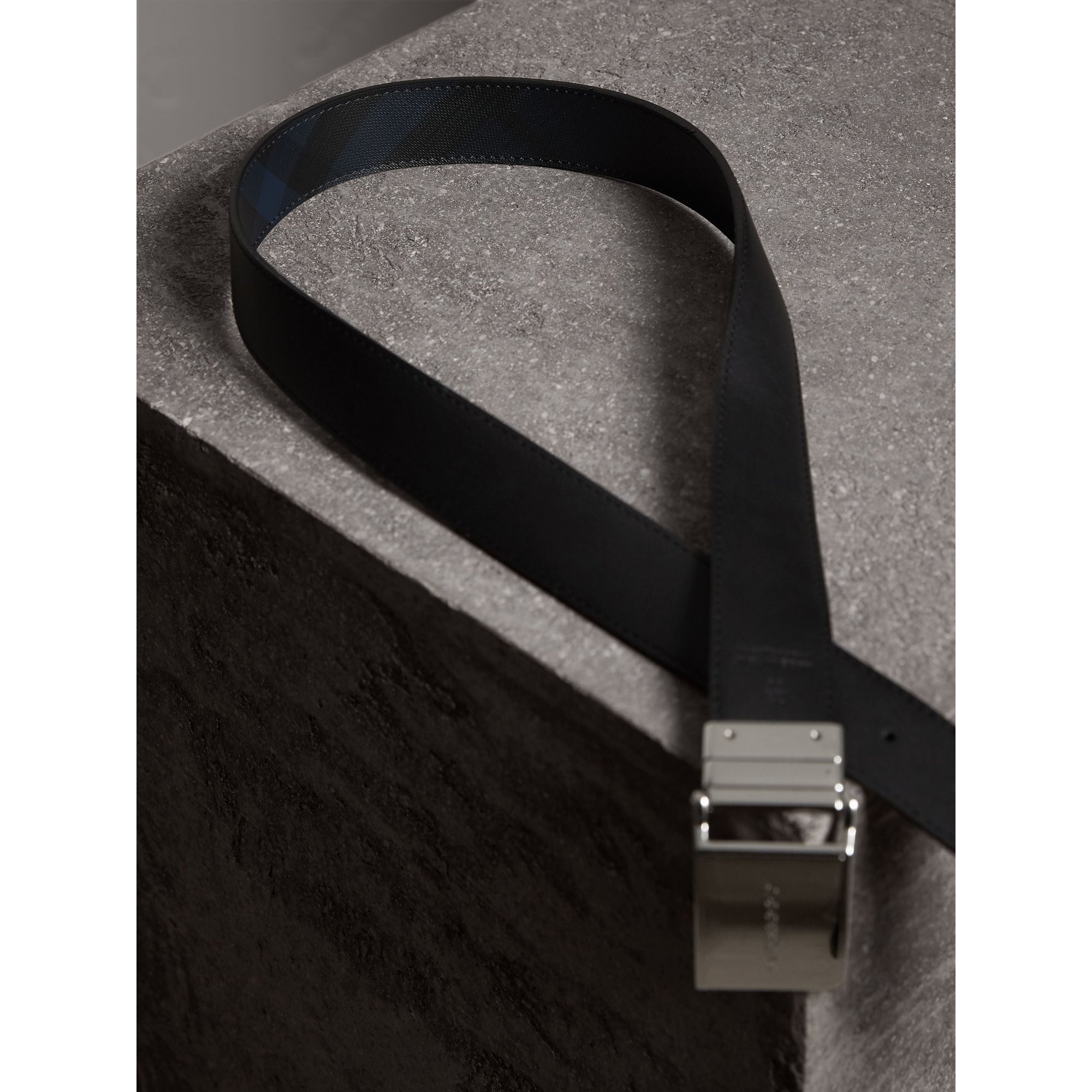 Ceinture réversible à motif Smoked check avec cuir - Navy & Black