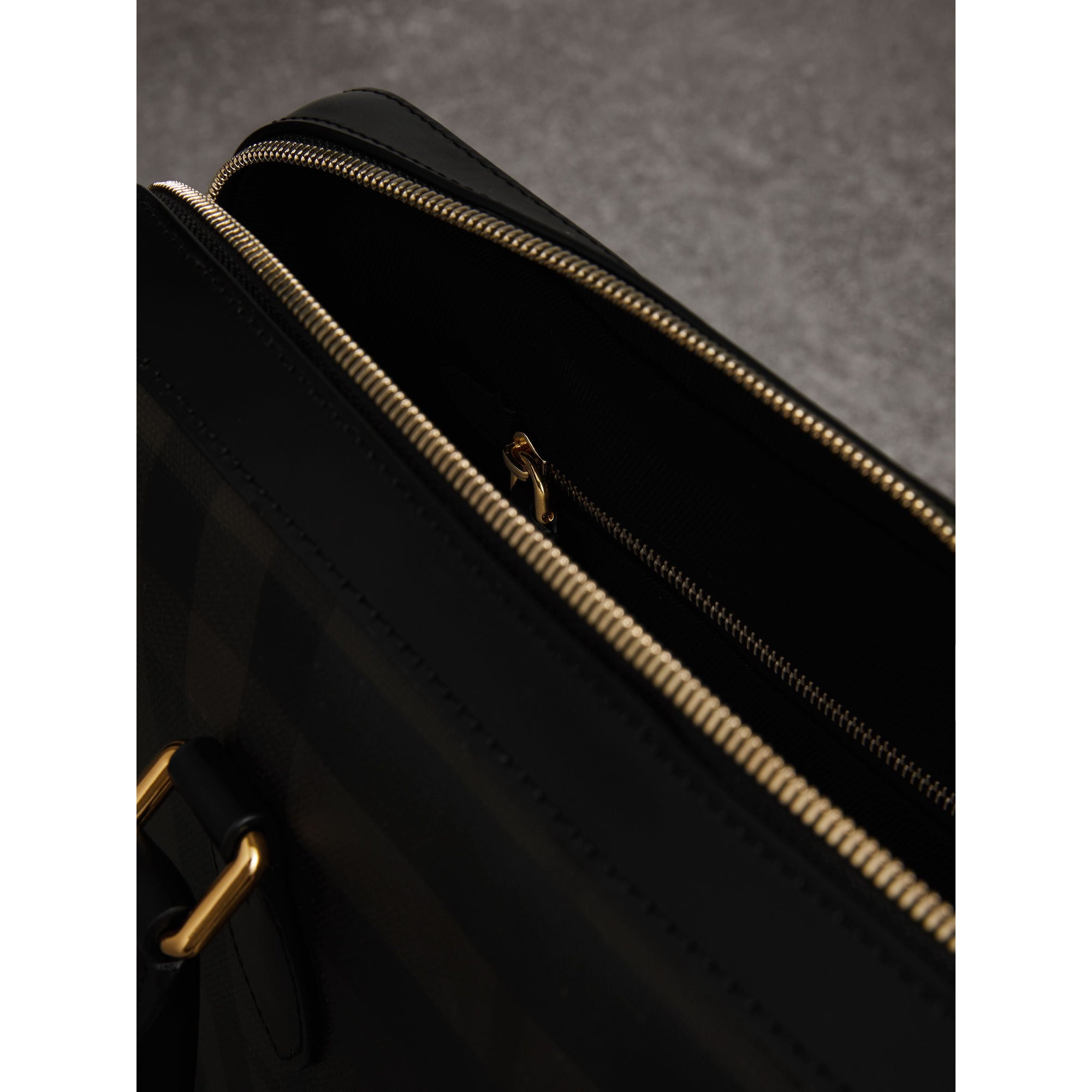 Attaché-case medium à motif London check avec éléments en cuir - Chocolate & Black