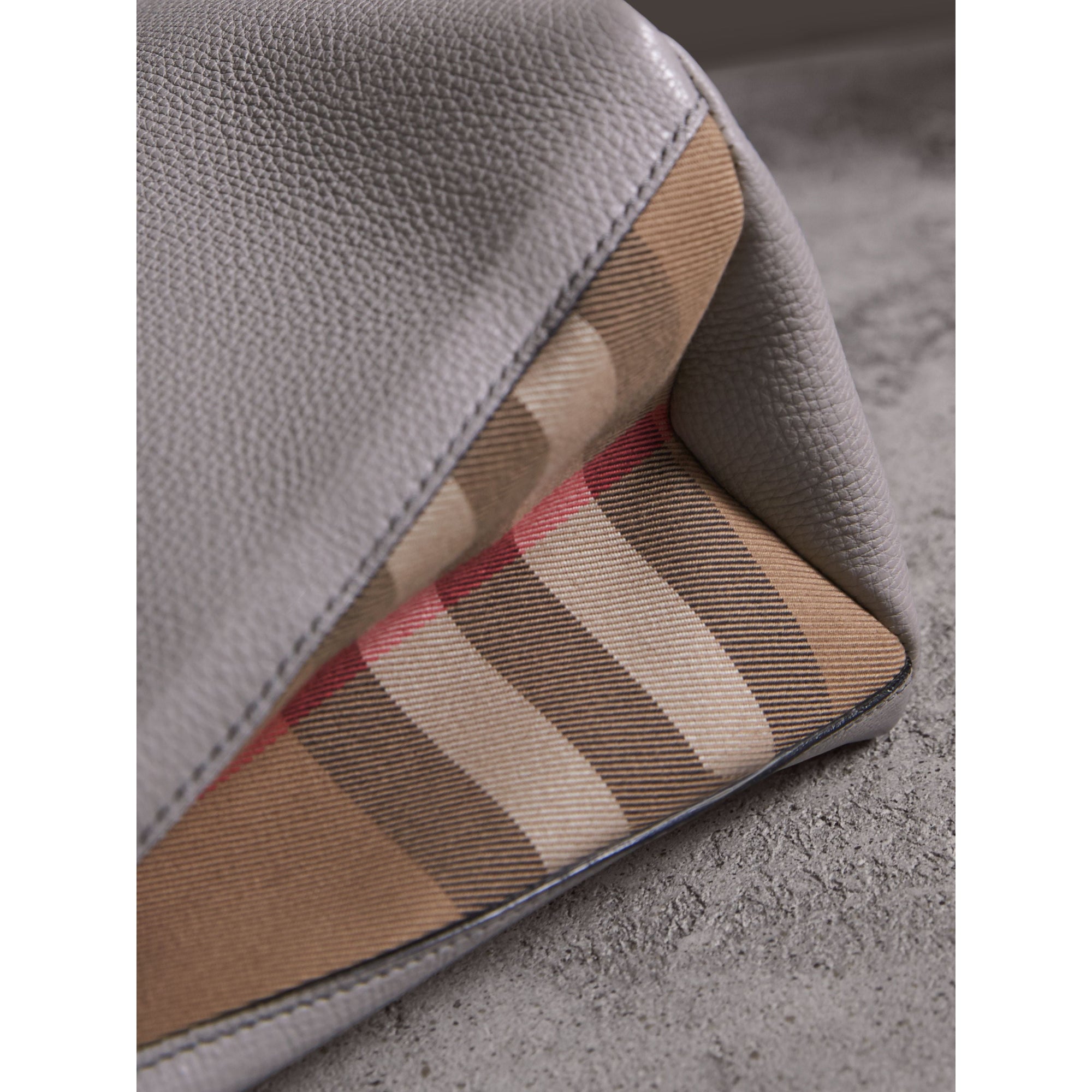 Sac The Banner medium en cuir et coton House check - Light Grey Melange
