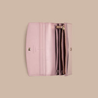 Portefeuille continental en cuir London verni à paillettes - Pale Orchid