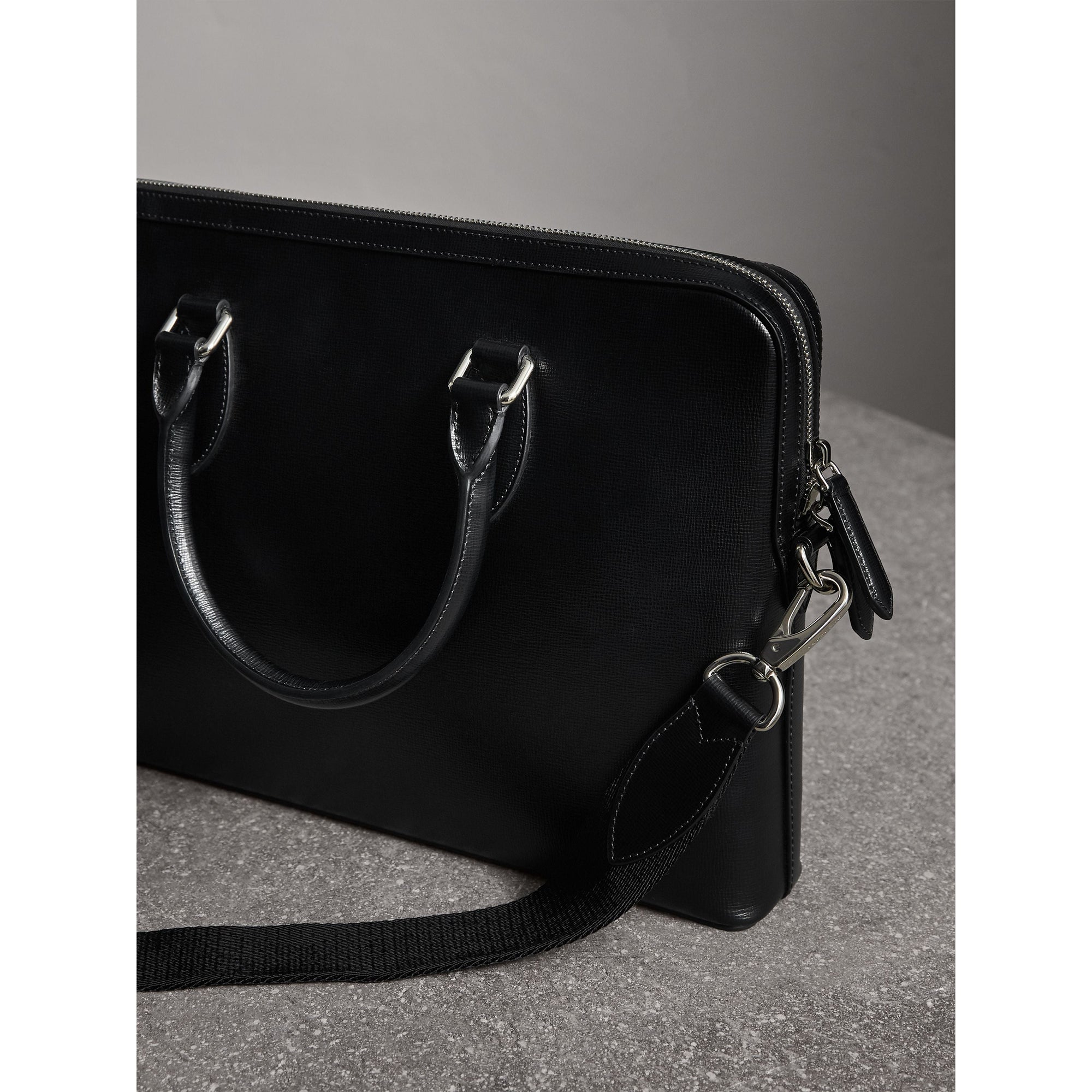 Sac The Barrow fin en cuir London - Black