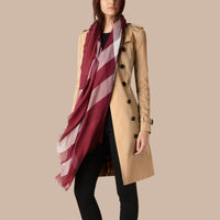 Écharpe en modal cachemire et soie à motif check - Garnet Pink