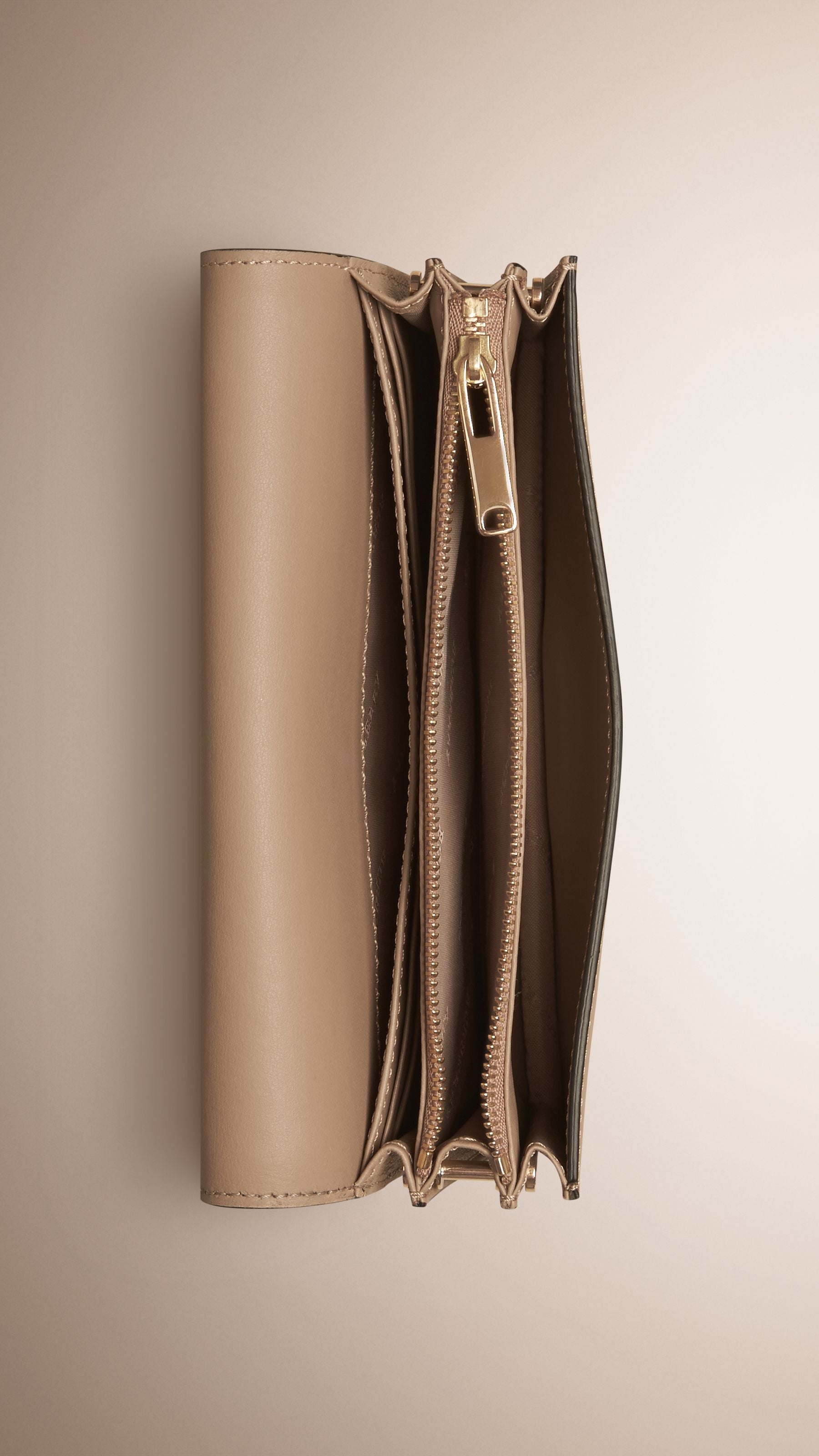 Clutch en cuir avec chaîne - Honey