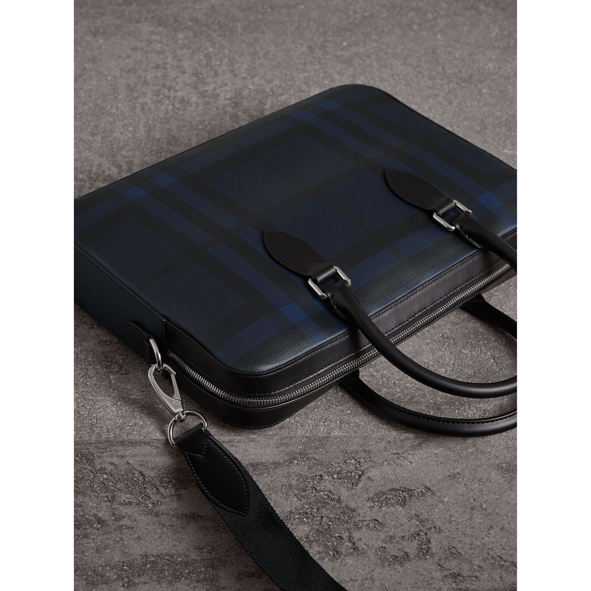 Sac The Barrow fin avec motif London check - Navy & Black