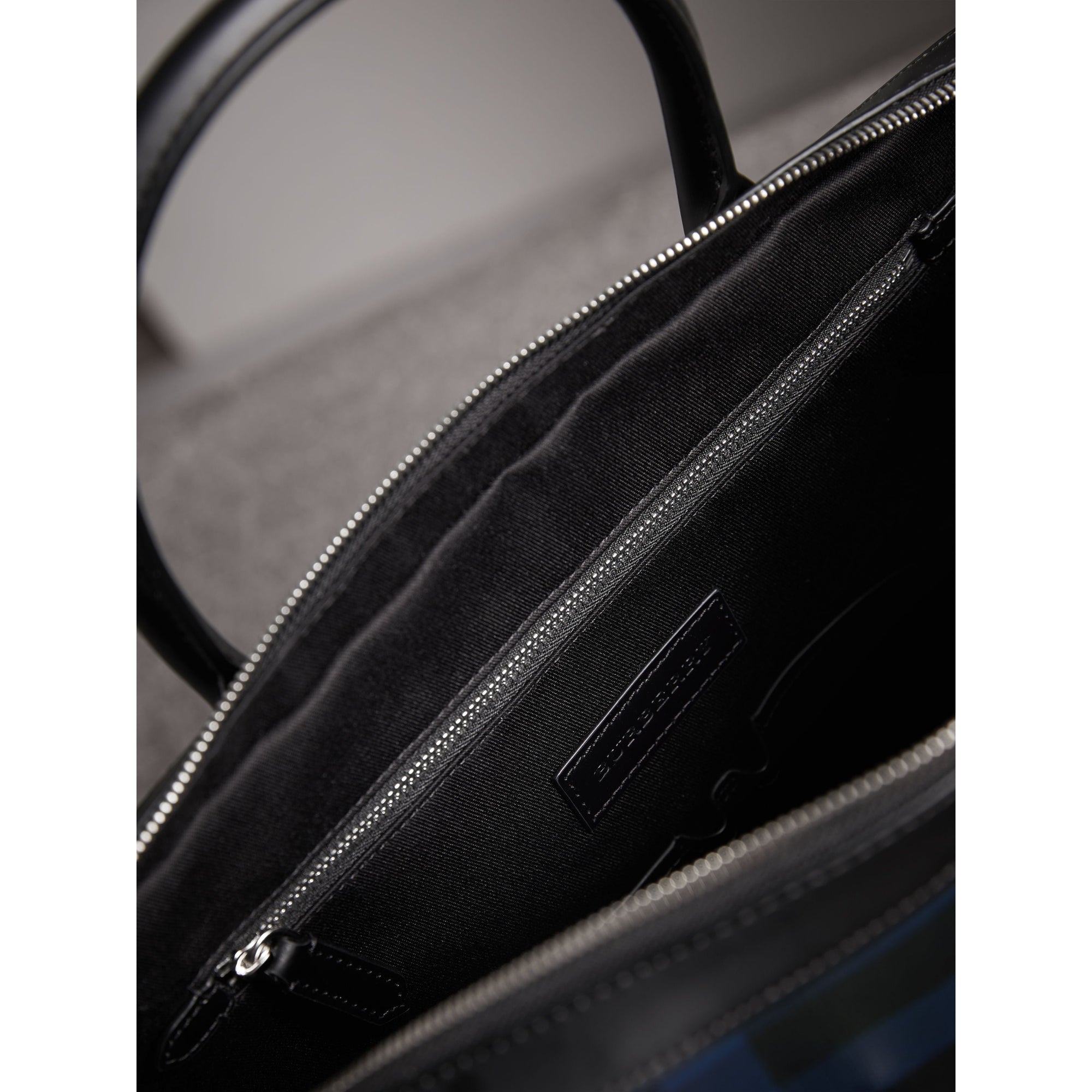Sac The Barrow fin avec motif London check - Navy & Black