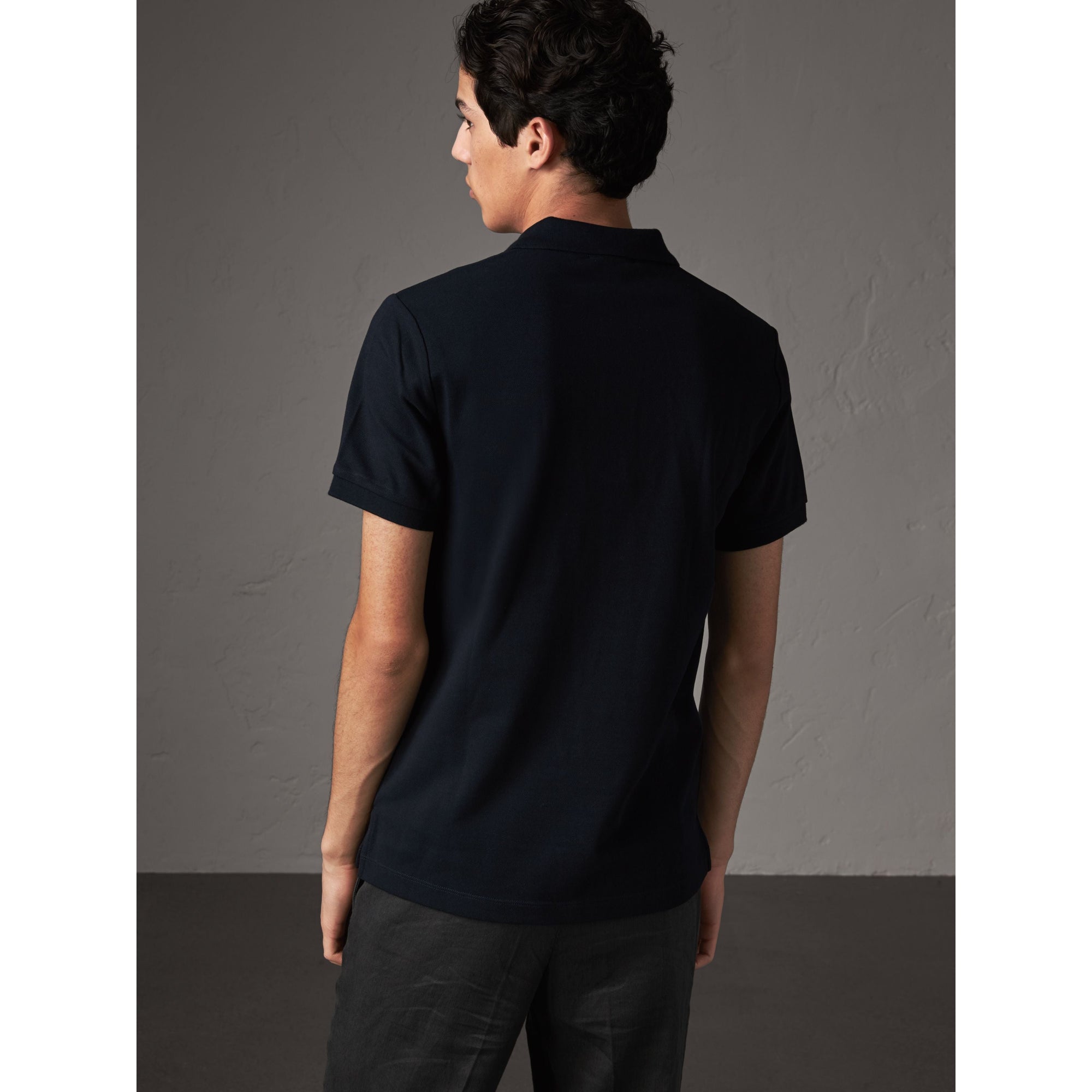 Polo en piqué de coton avec patte à motif check - Dark Navy