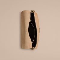 Clutch medium en cuir grainé emblématique - Pale Apricot