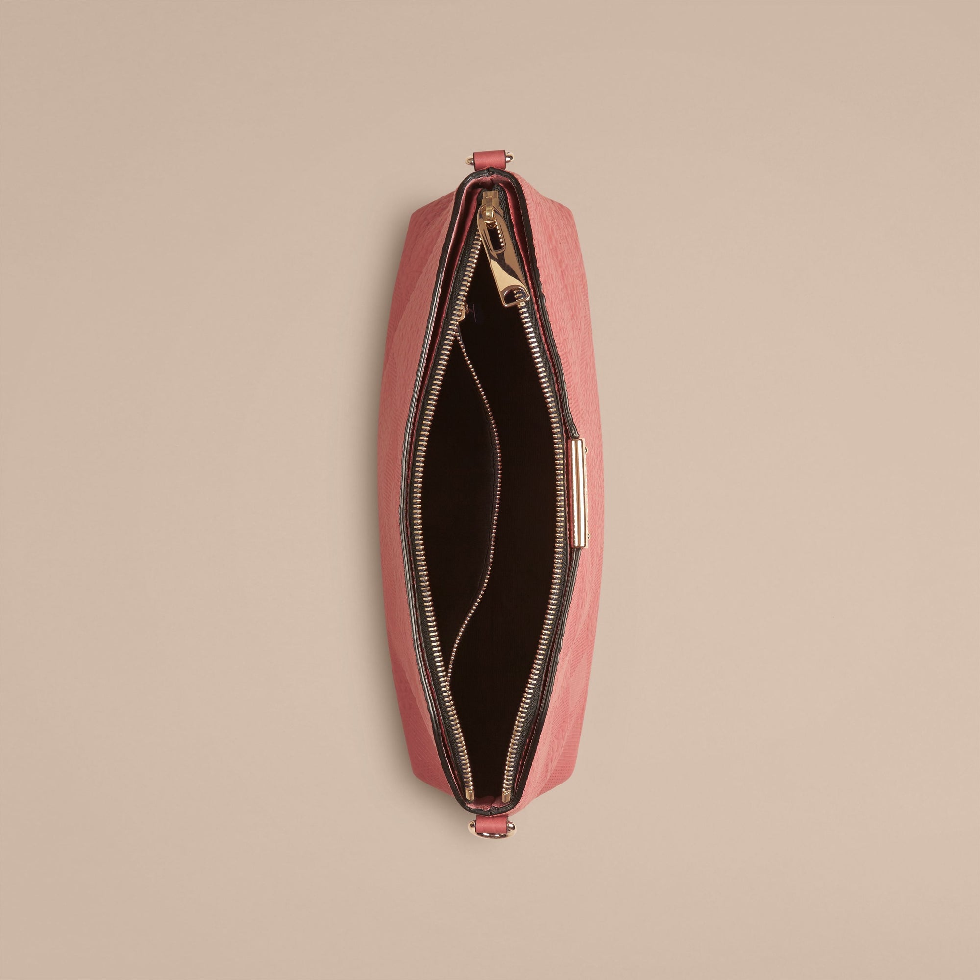 Petit clutch en cuir avec motif check en relief - Antique Rose