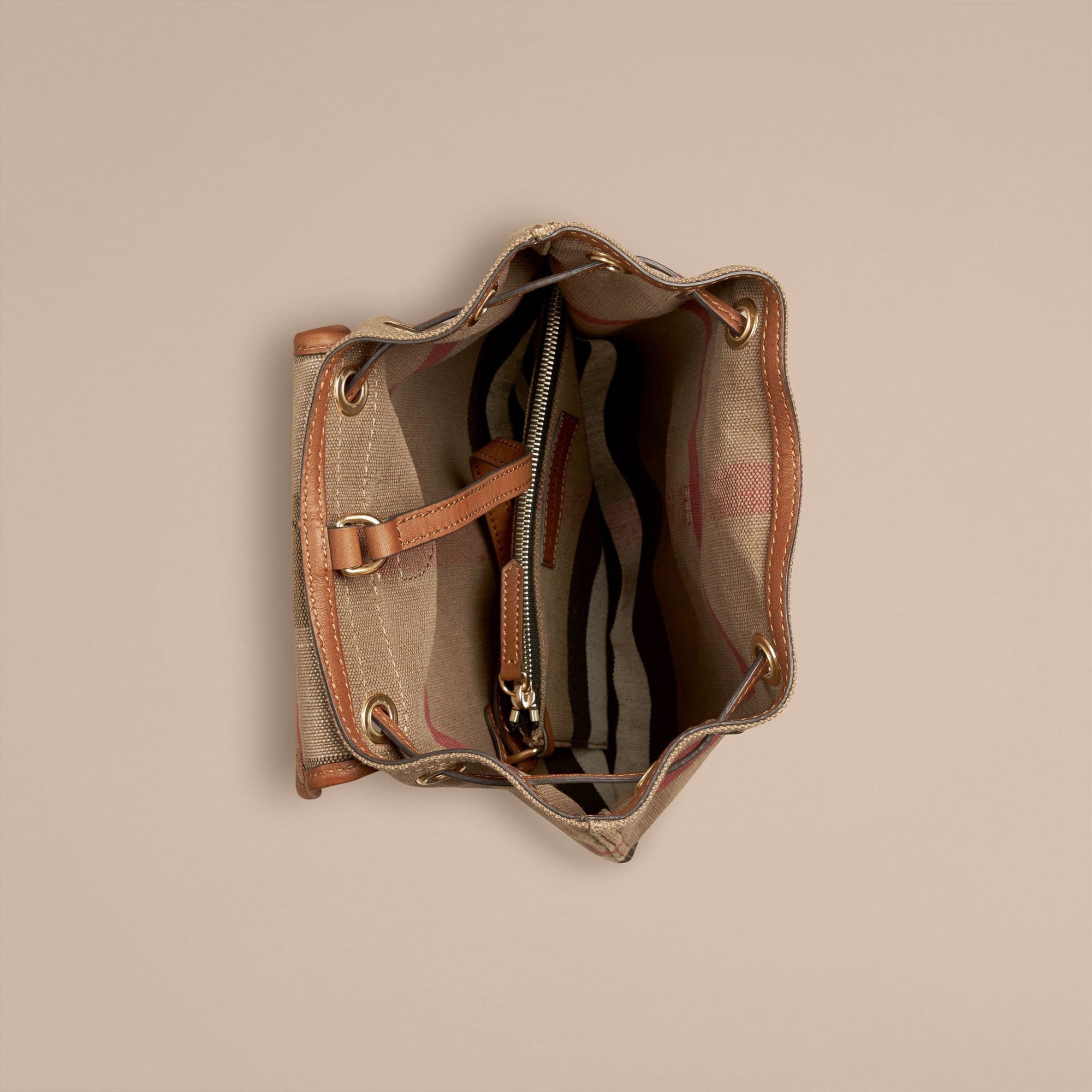 Sac à dos en tissu Canvas Check avec éléments en cuir - Tan