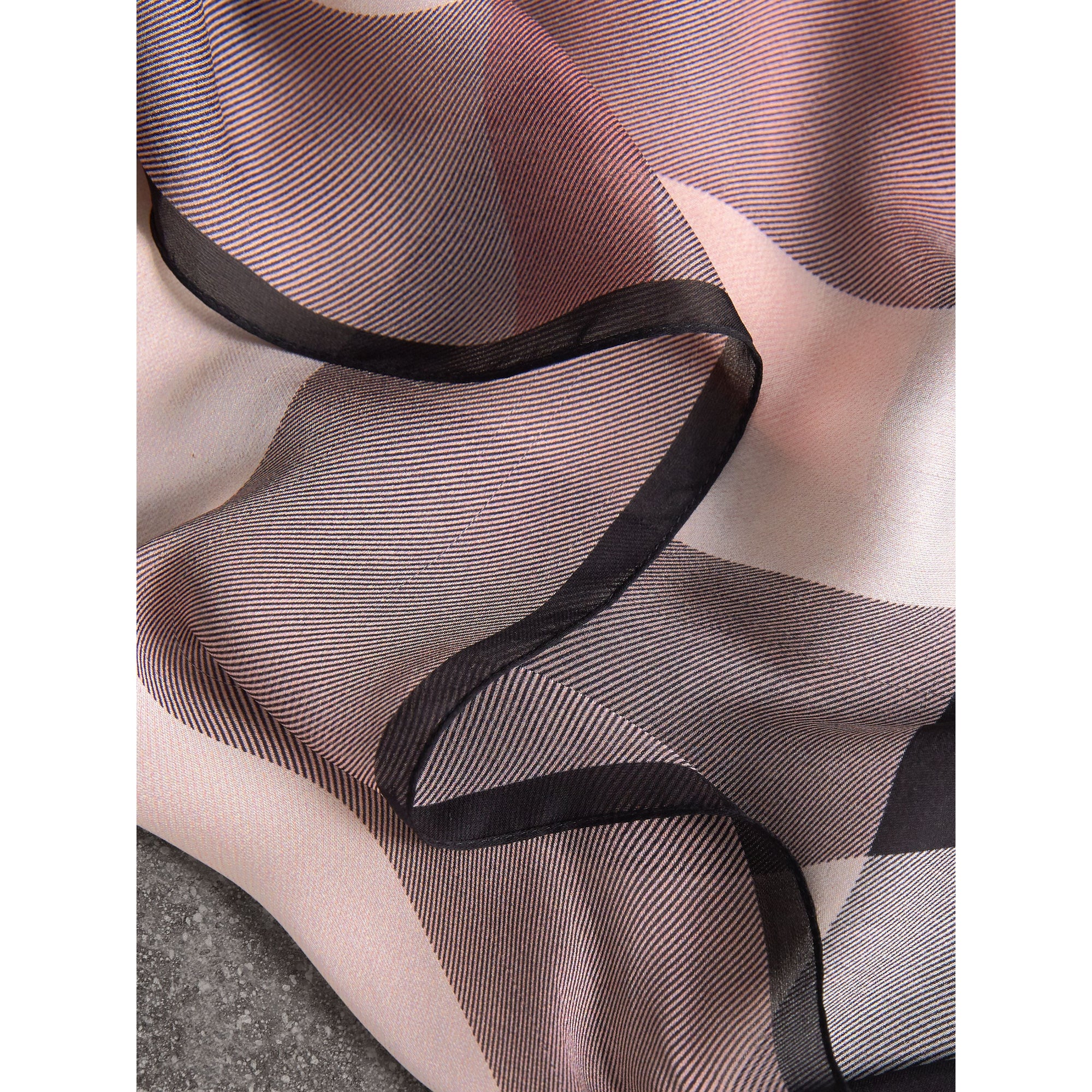 Écharpe en soie légère à motif check - Ash Rose