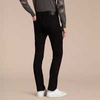 Jean délavé de coupe droite en denim extensible - Black