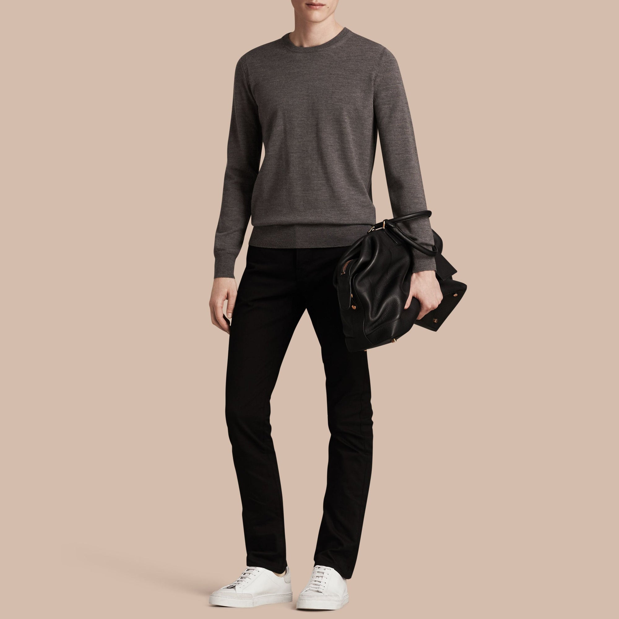 Jean délavé de coupe droite en denim extensible - Black