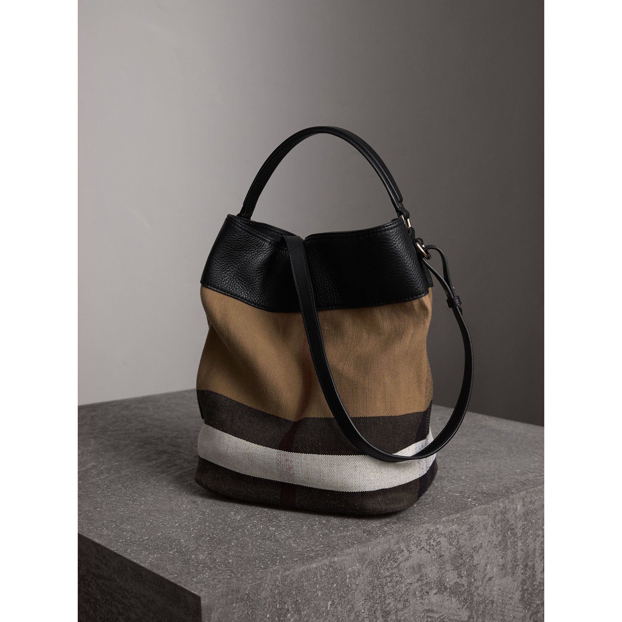 Sac The Ashby medium en toile Canvas check et cuir - Black