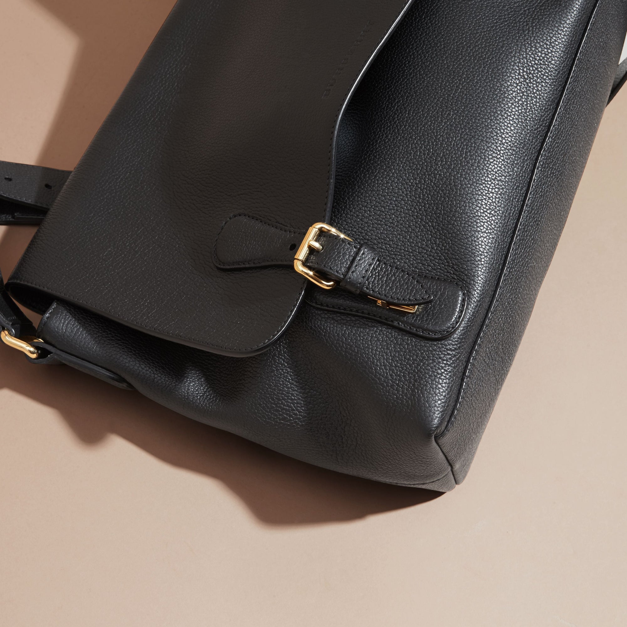 Sac Messenger en cuir grené - Black