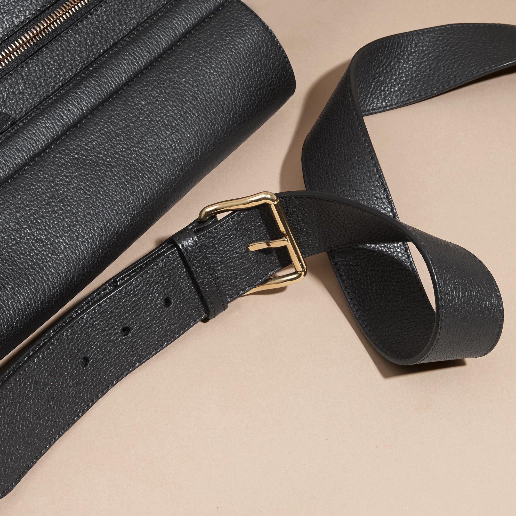 Sac Messenger en cuir grené - Black